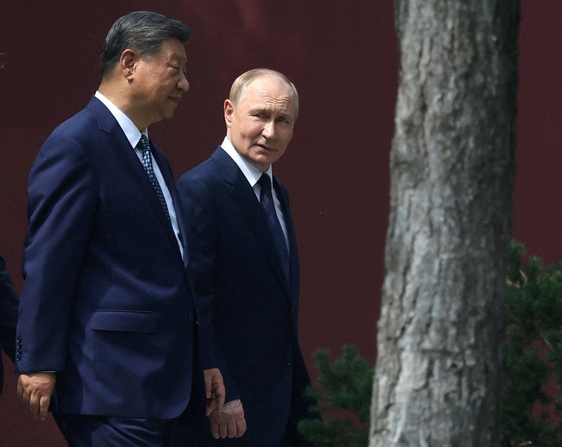 As a Weakened Putin Follows Trump to Beijing, Iran War Offers an Opening