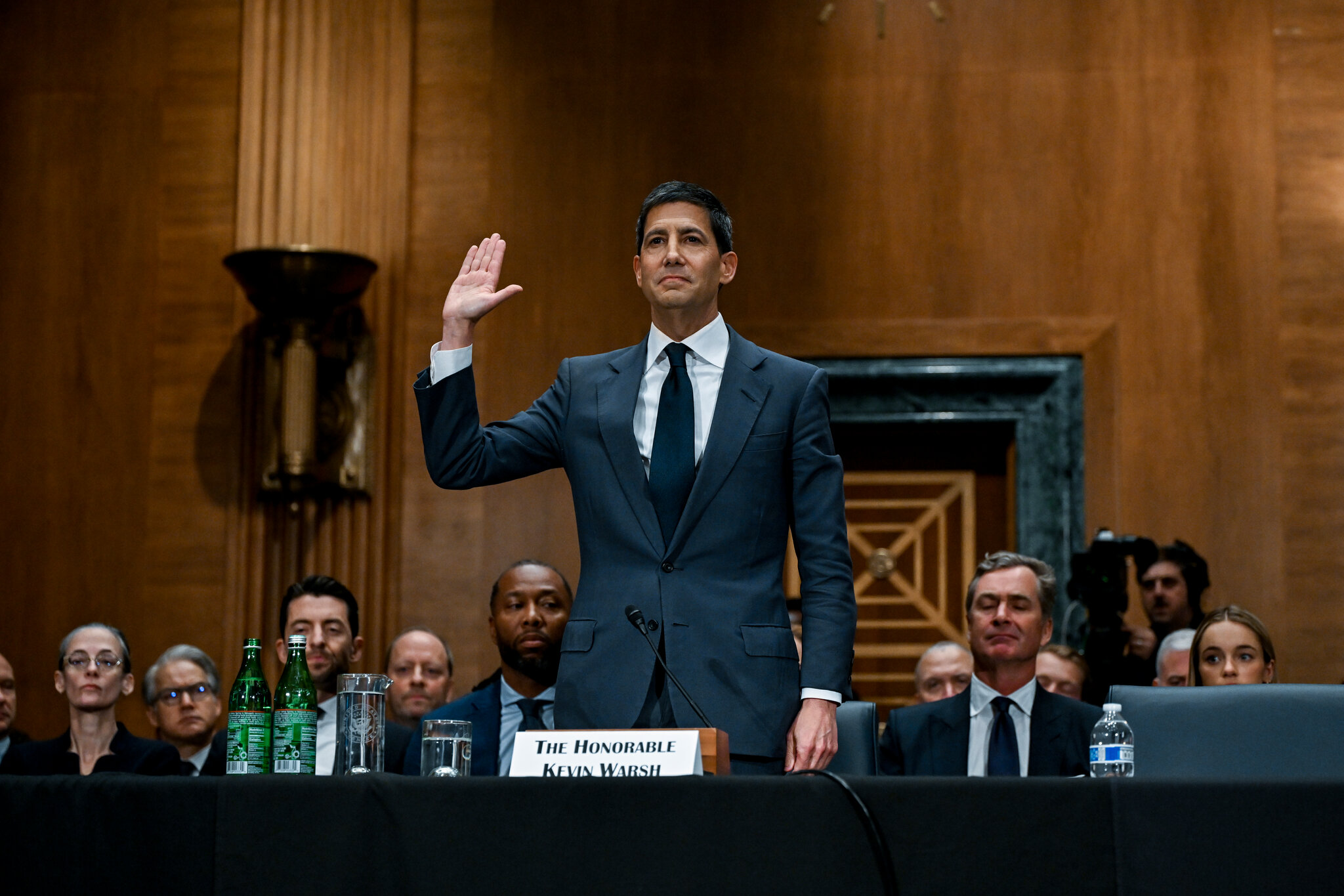 Warsh to Take Charge of Fed Facing Rising Inflation Threat
