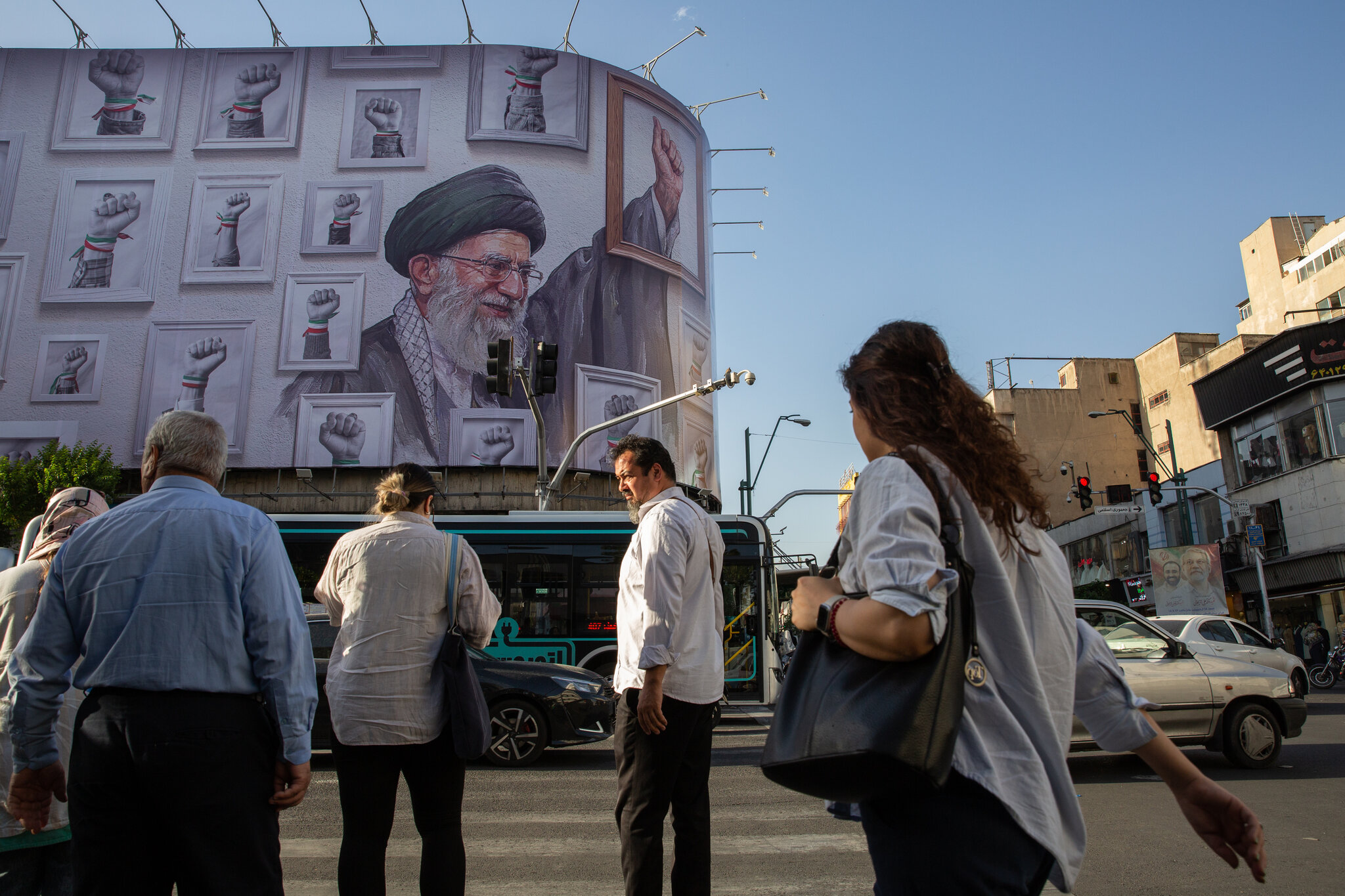 Iran War Live Updates: Trump Says Peace Deal Is Near