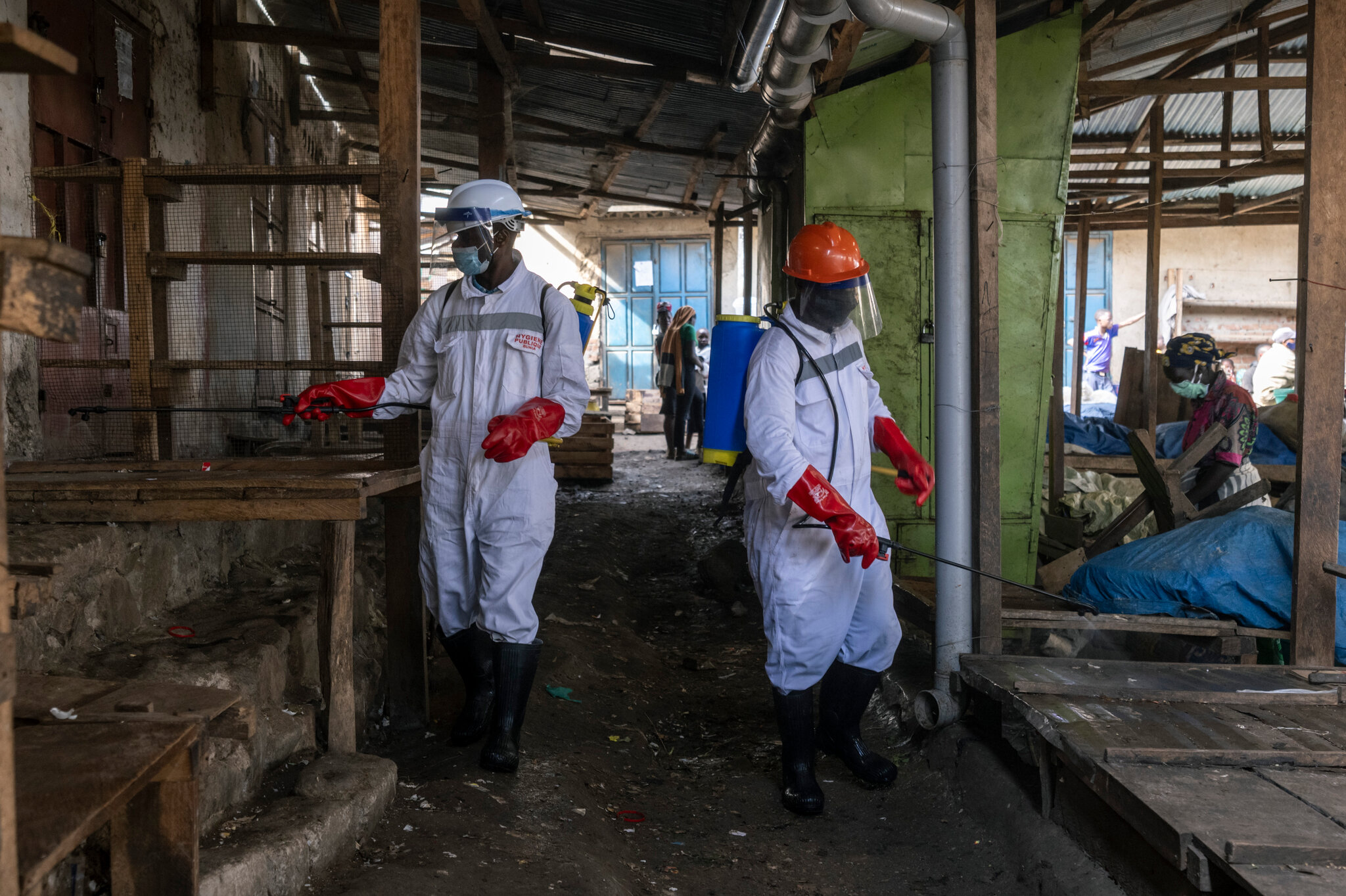 Caught Flat-Footed, a City Races to Catch Up With Ebola