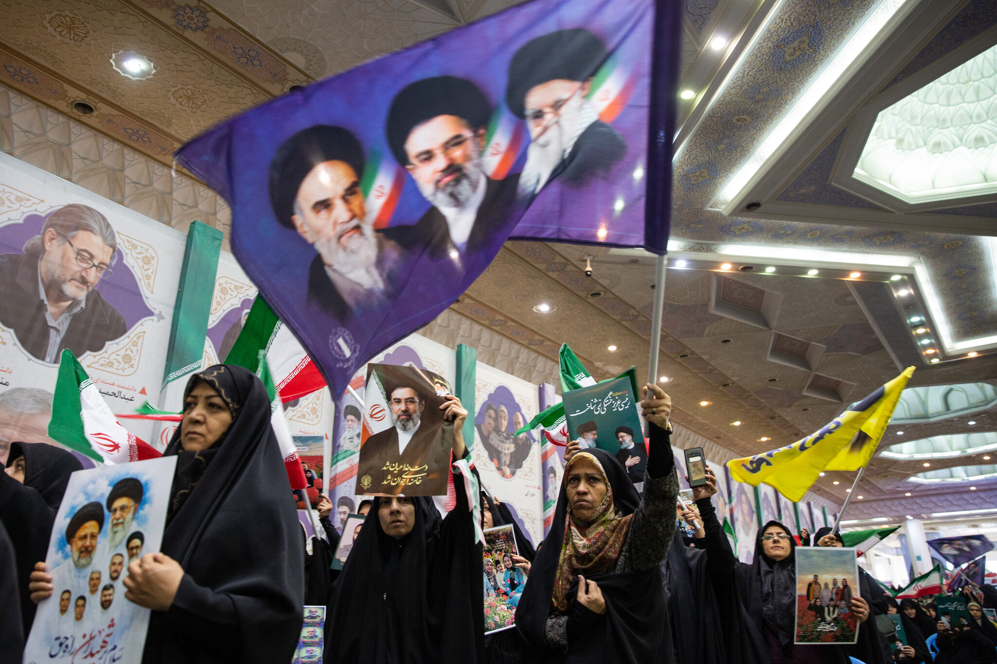 Iran Threatens to Renew Strikes Against U.S. Amid Push for Diplomatic Deal