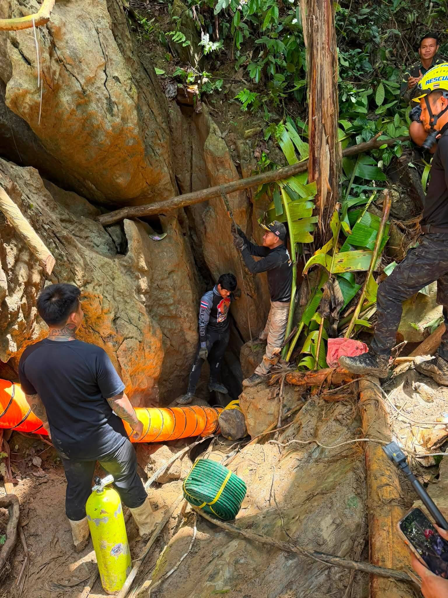 Rescuers in Laos Scramble to Reach 7 People Trapped in Flooded Cave