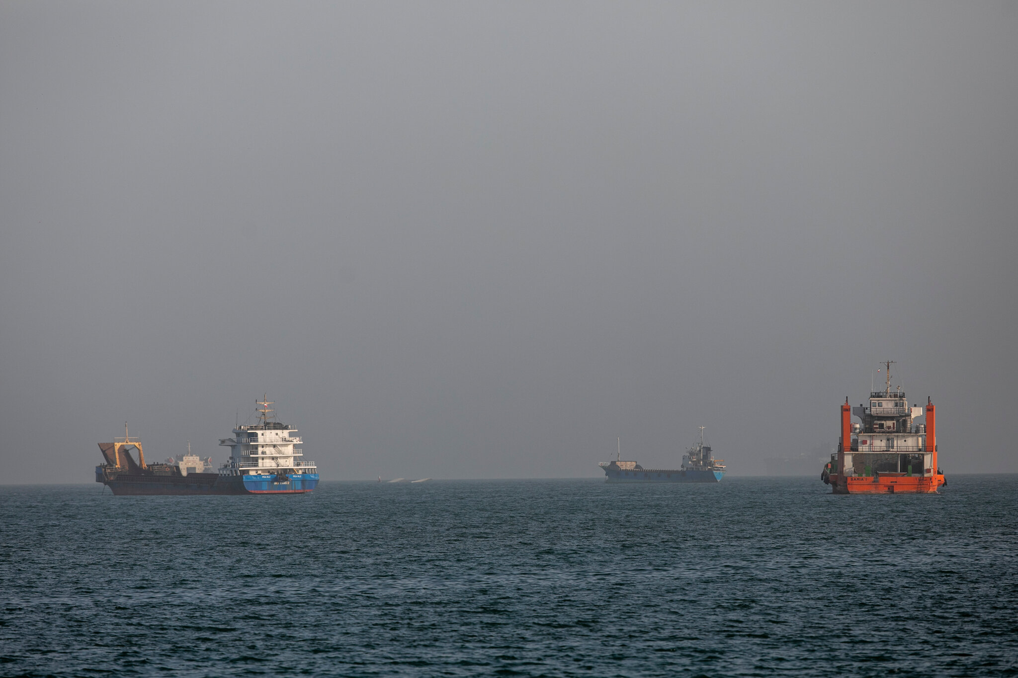 Iran War Live Updates: U.S. and Iran Trade Strikes, Further Threatening Negotiations