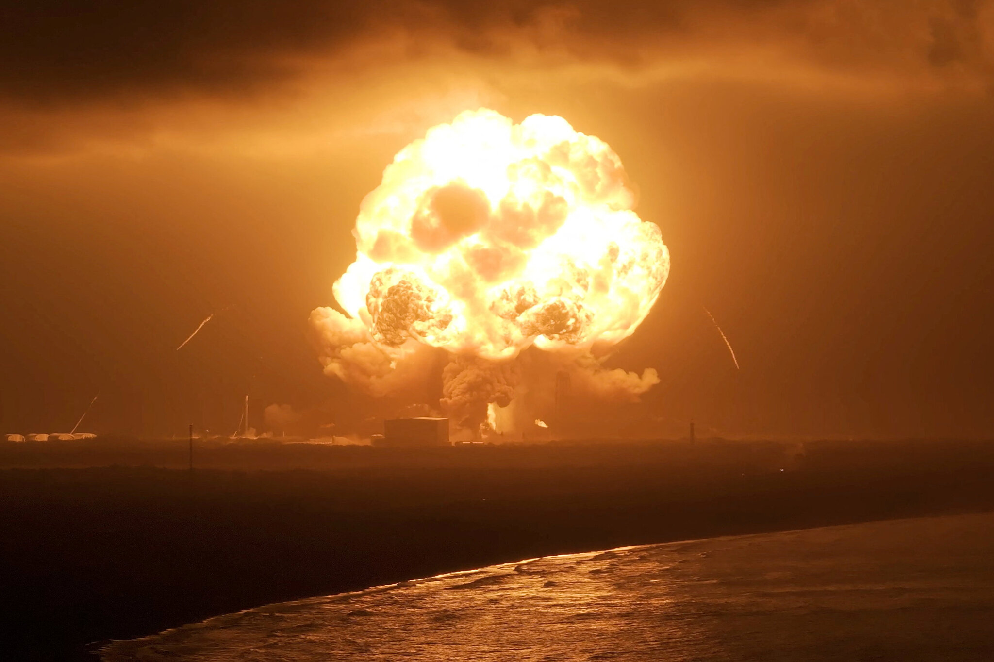 Blue Origin’s Rocket Explosion Complicates a Return to the Moon