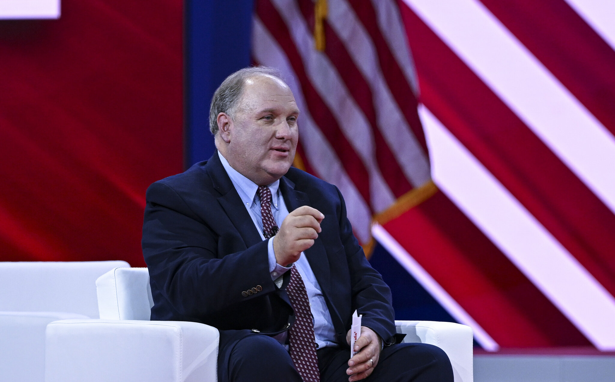 Journalist Favored by Trump Is in Talks to Join White House in Temporary Role
