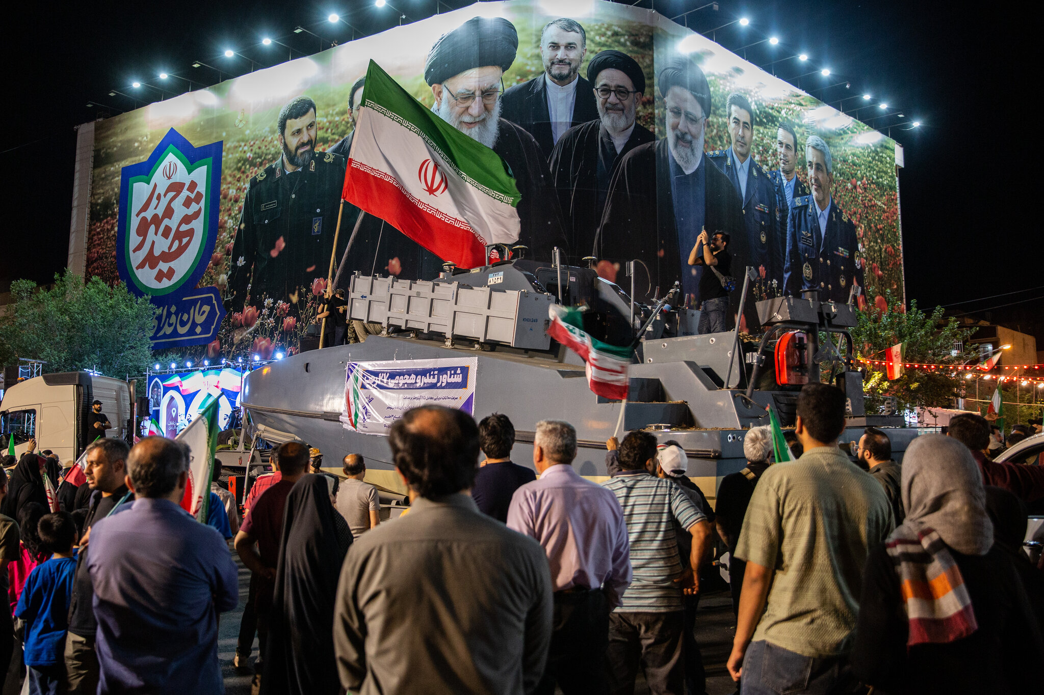 Iran War Live Updates: U.S. and Iran Exchange New Attacks