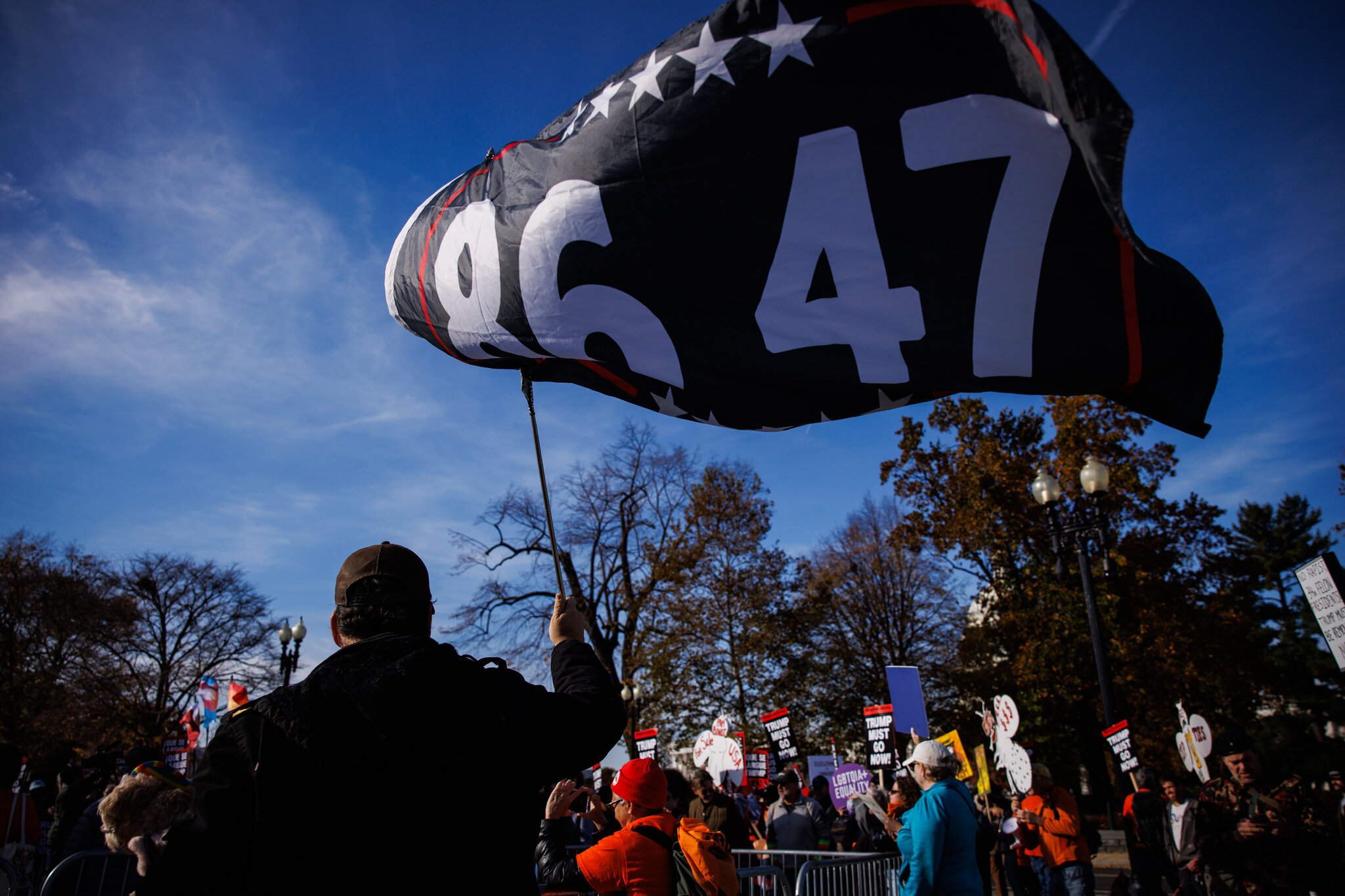 Demonstrators Cannot Be Forced to Take Down ‘86-47’ Flag, Judge Rules