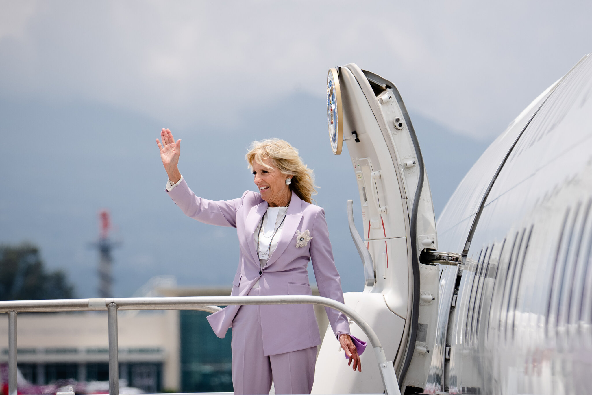 In Her Memoir, Jill Biden Is a Watchful Spouse Who Didn’t Always Speak Up