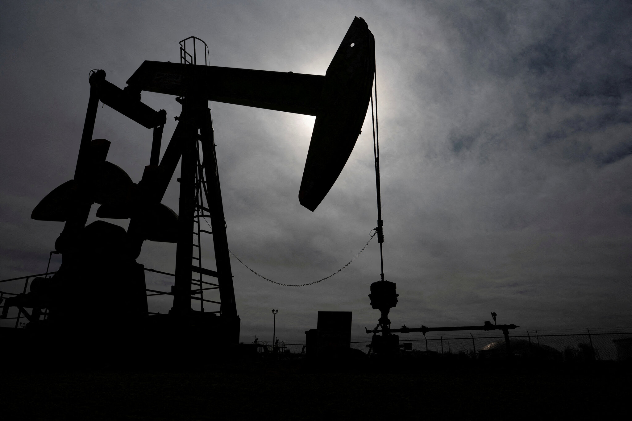 Oil Rises as Hostilities Flare Overnight in the Persian Gulf