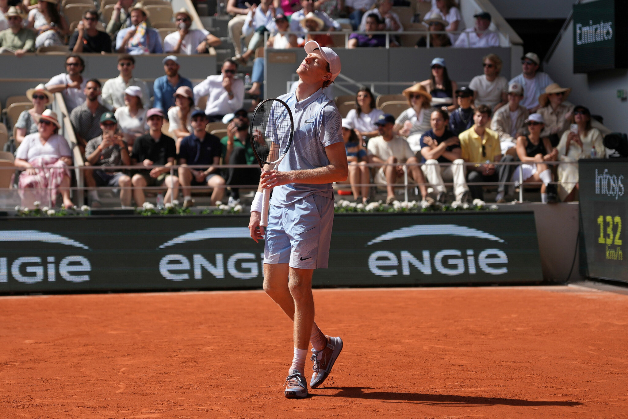 Tennis Giants Tumble