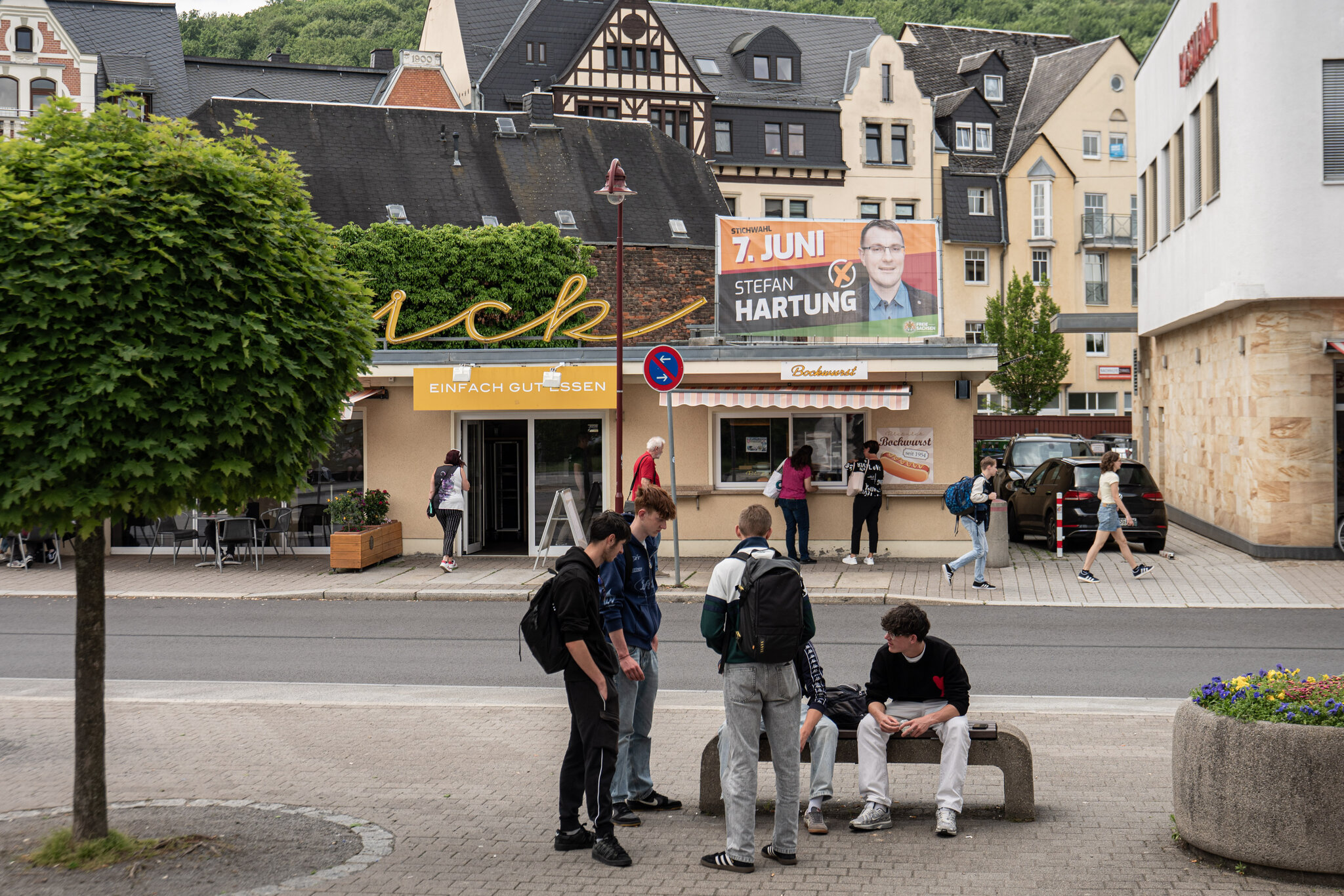 Neo-Nazi Party Member Loses Close Mayoral Race in German Town