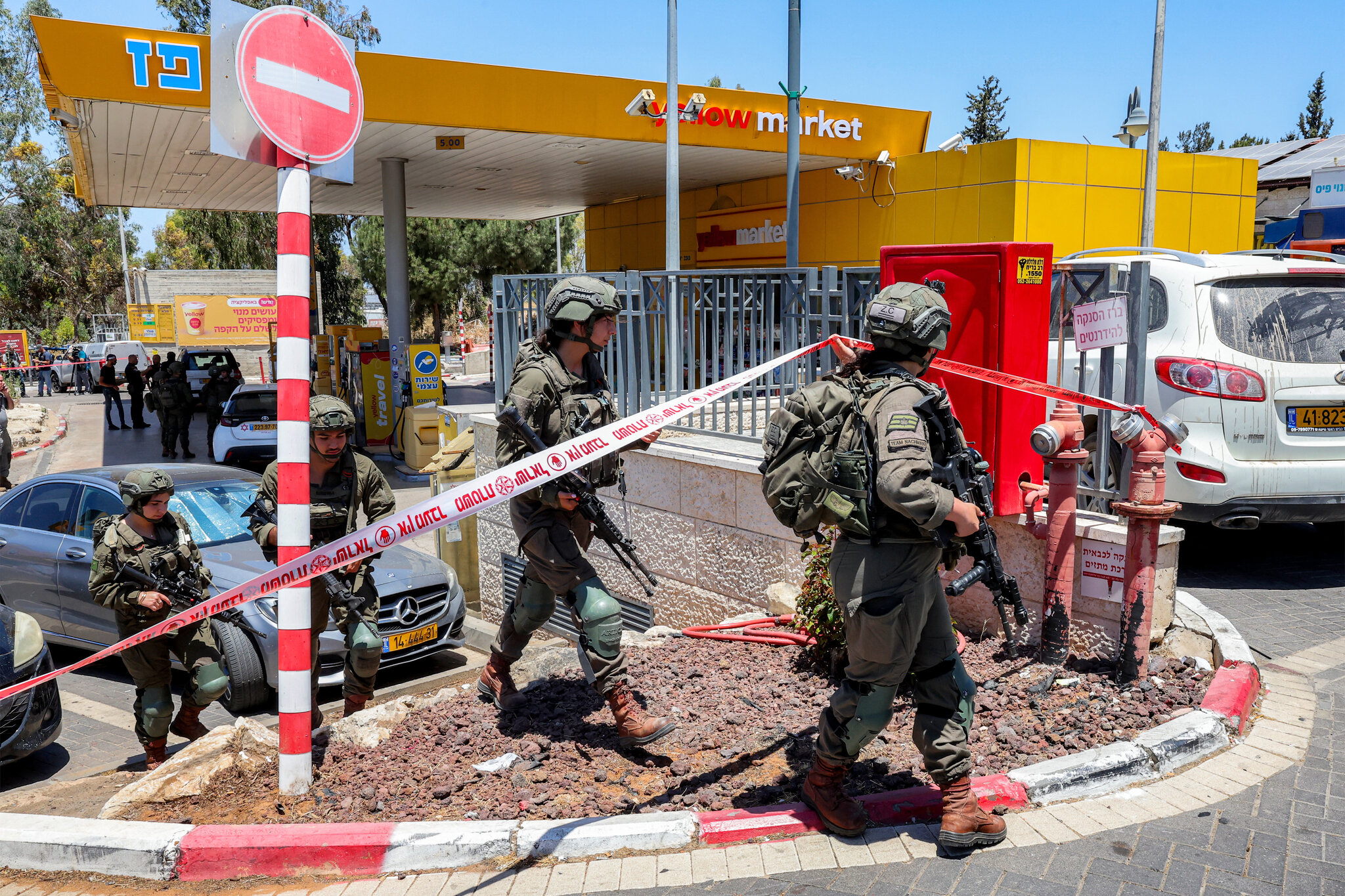 Arab Gunman Kills One in Attack on Central Israel