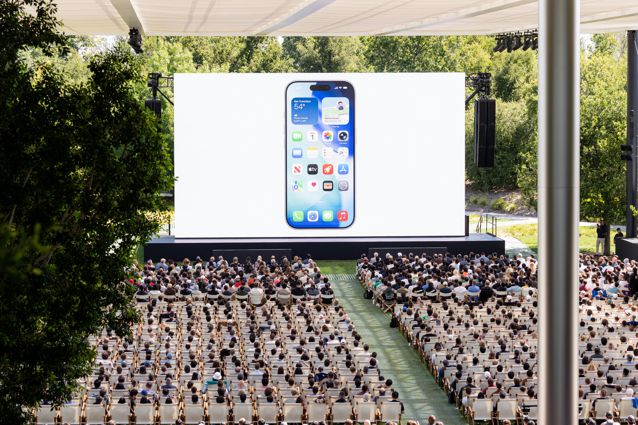 Why Apple’s A.I. Upgrade for Siri Won’t Be Available in Europe