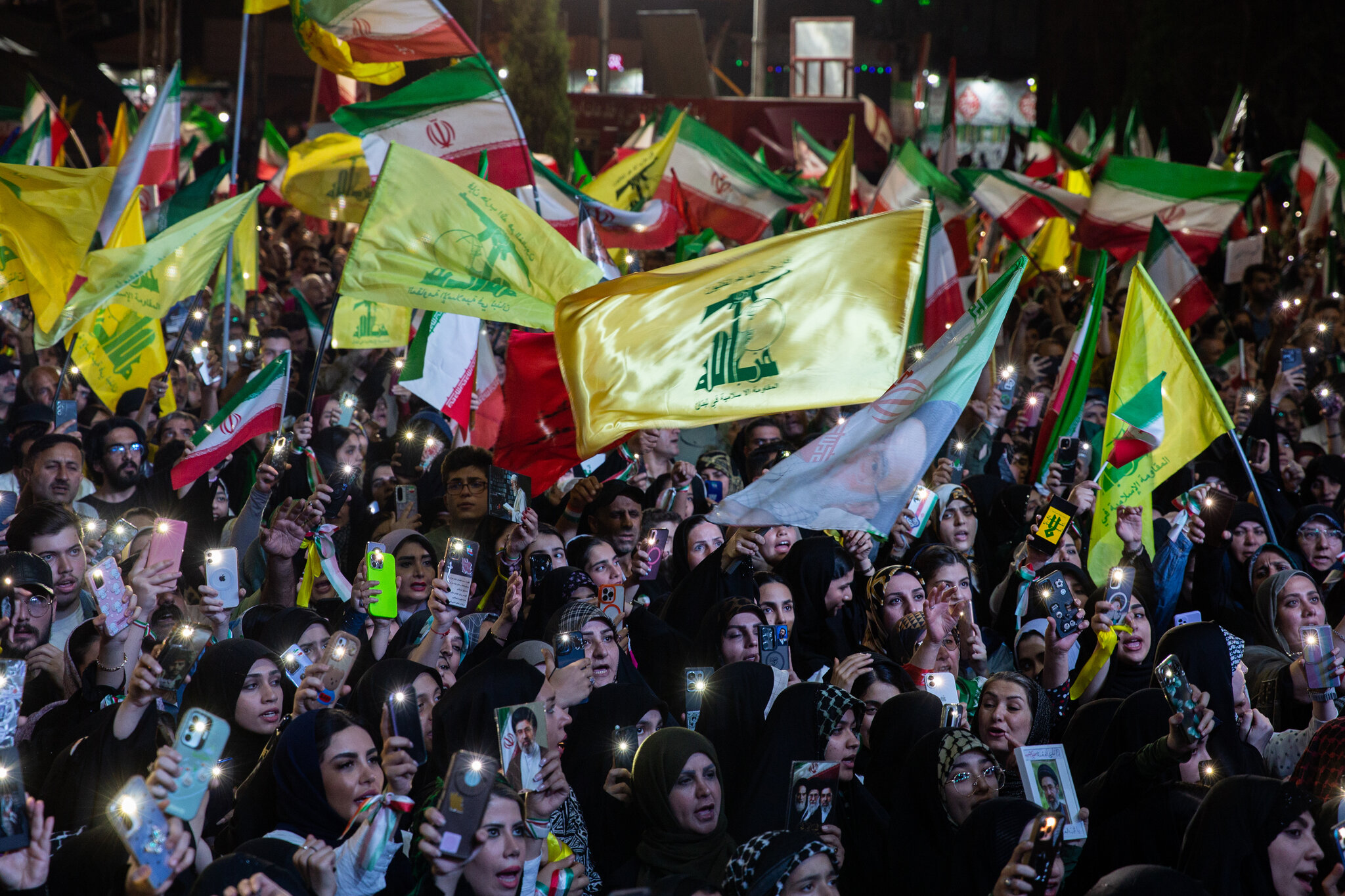 Trump Threatens More Strikes Against Iran, Citing Stalled Peace Talks