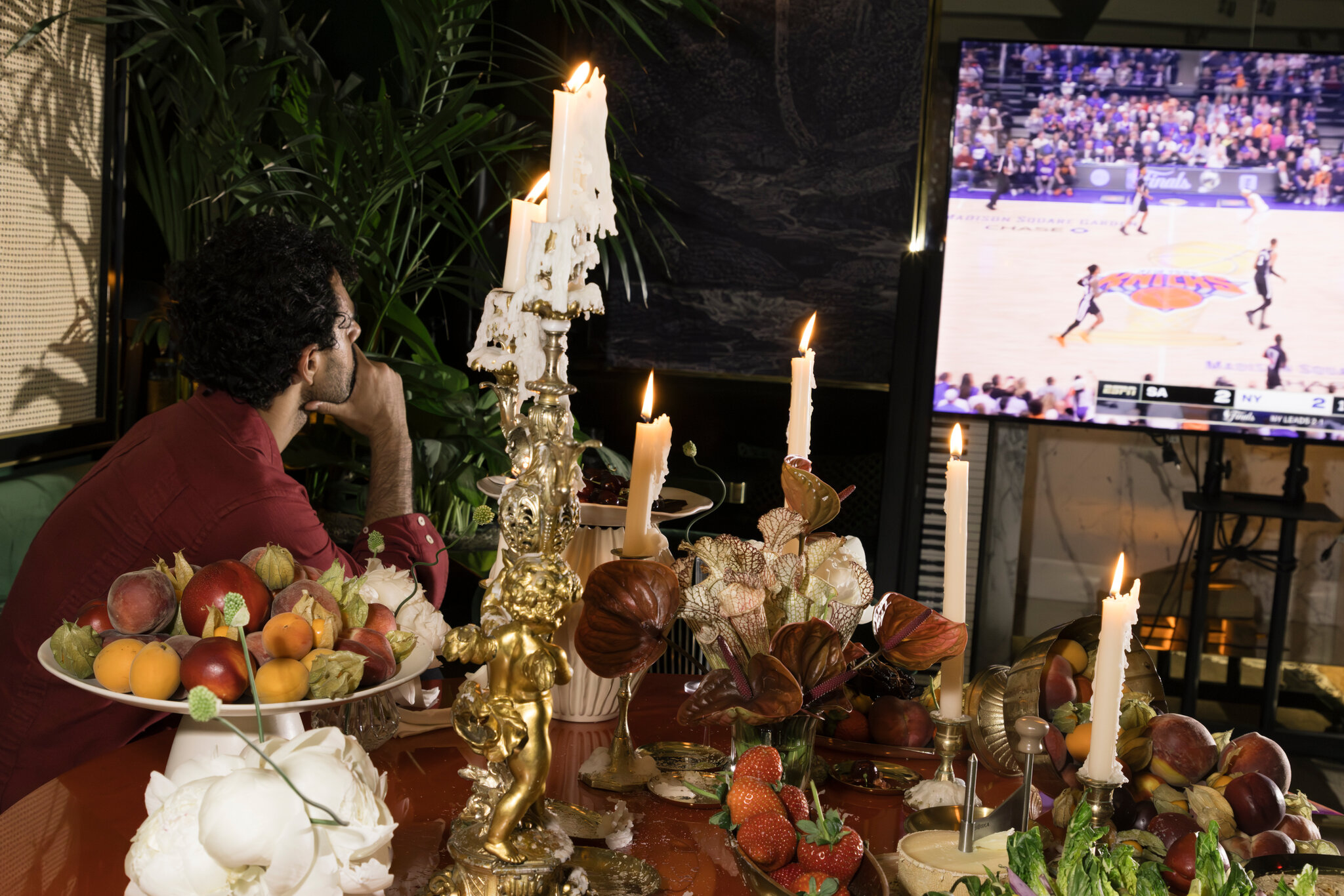 How a High-Powered Gathering Turned Into a Knicks Watch Party