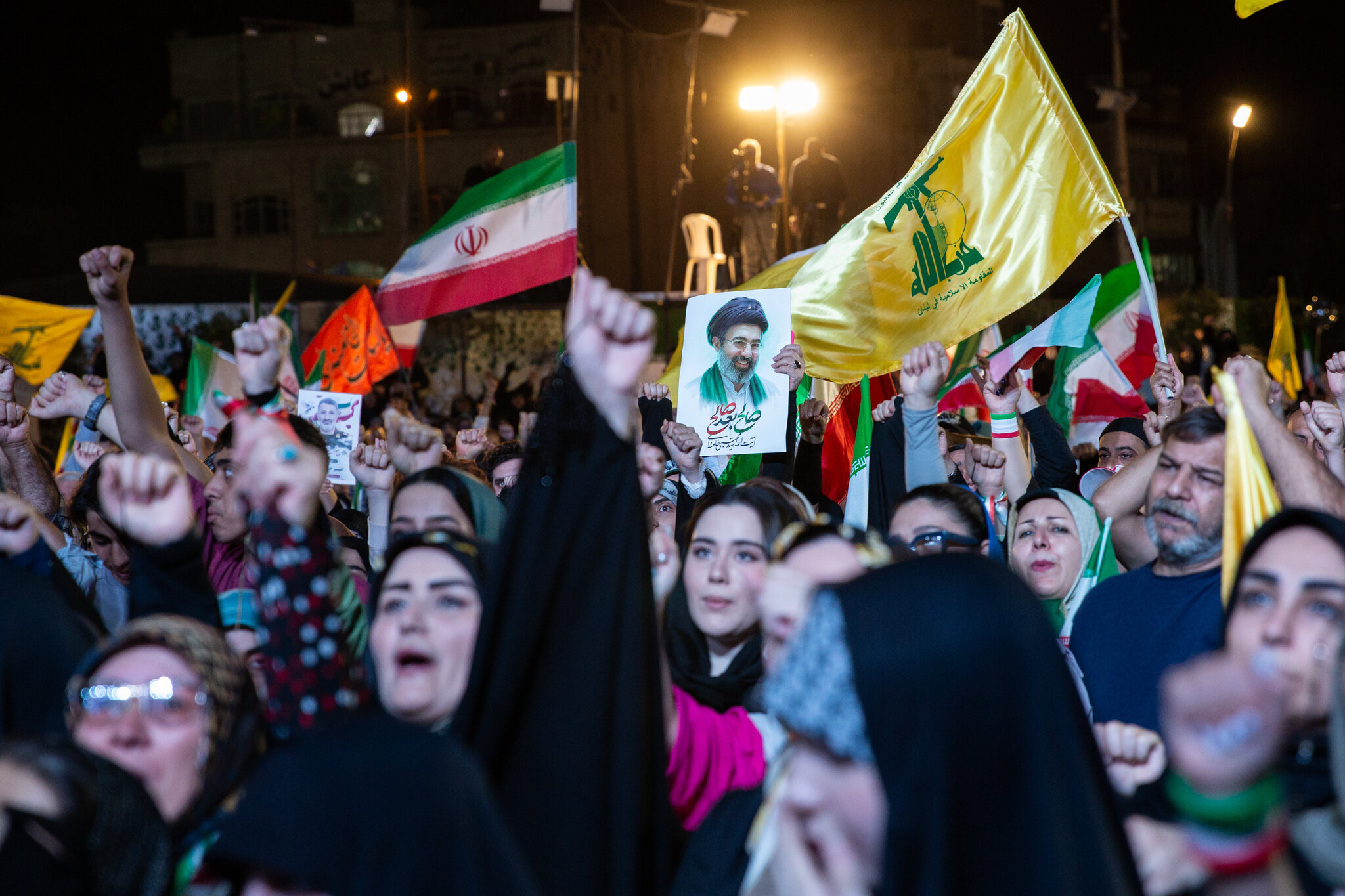 Iran War Live Updates: After U.S. and Iran Exchange Strikes, Trump Issues New Threat