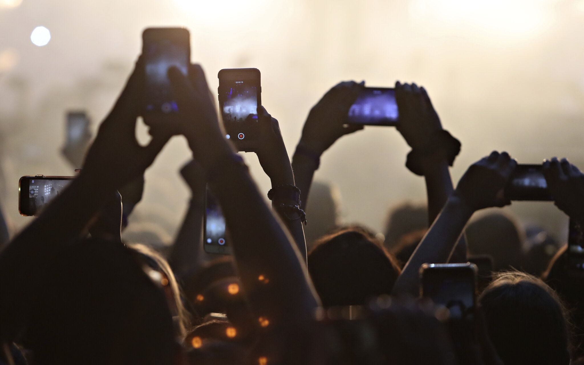 Canada Moves to Ban Social Media Use for Youth Under 16
