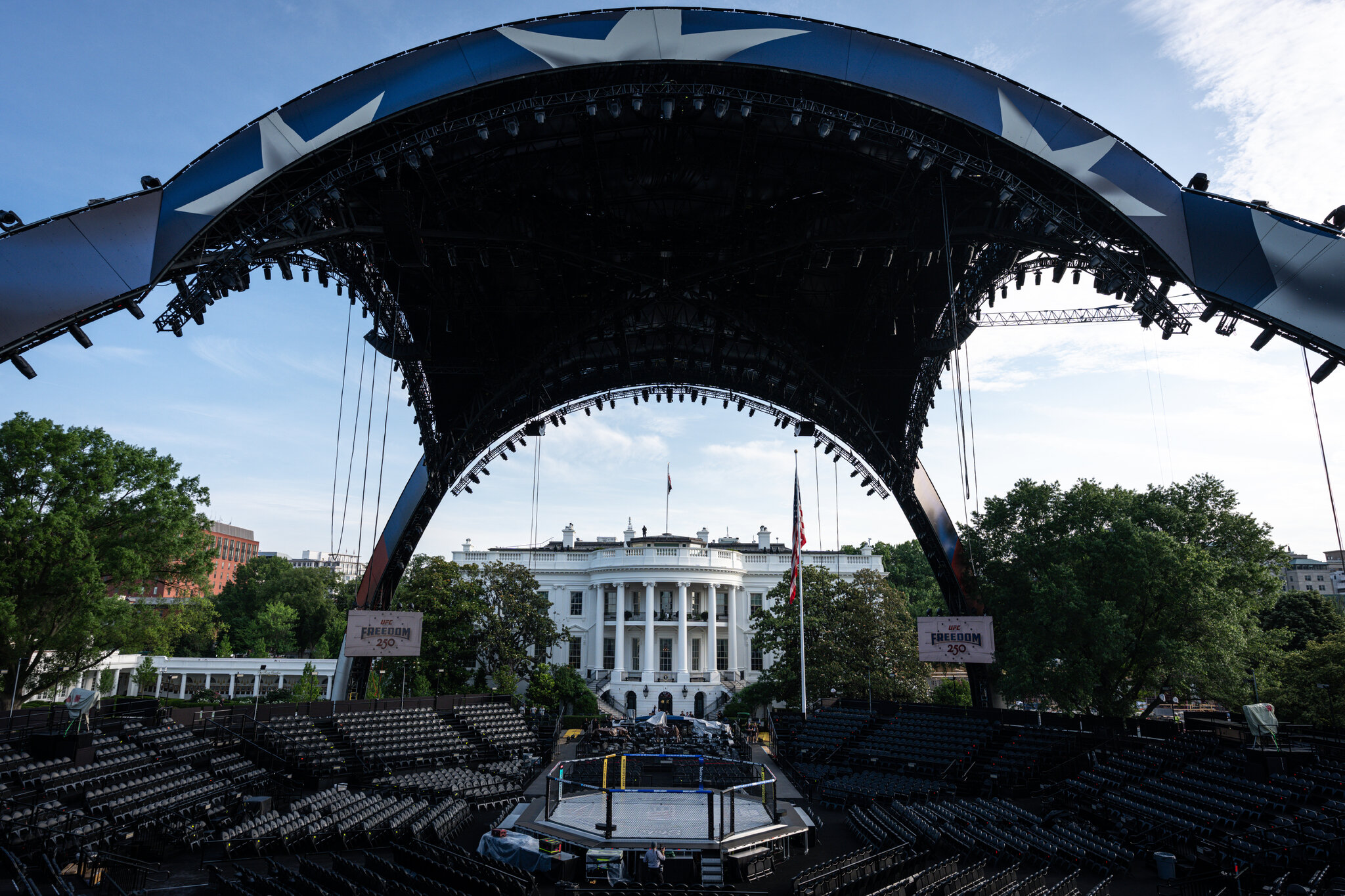 ‘Vegas’ on the South Lawn: Trump Unveils the U.F.C. ‘Claw’