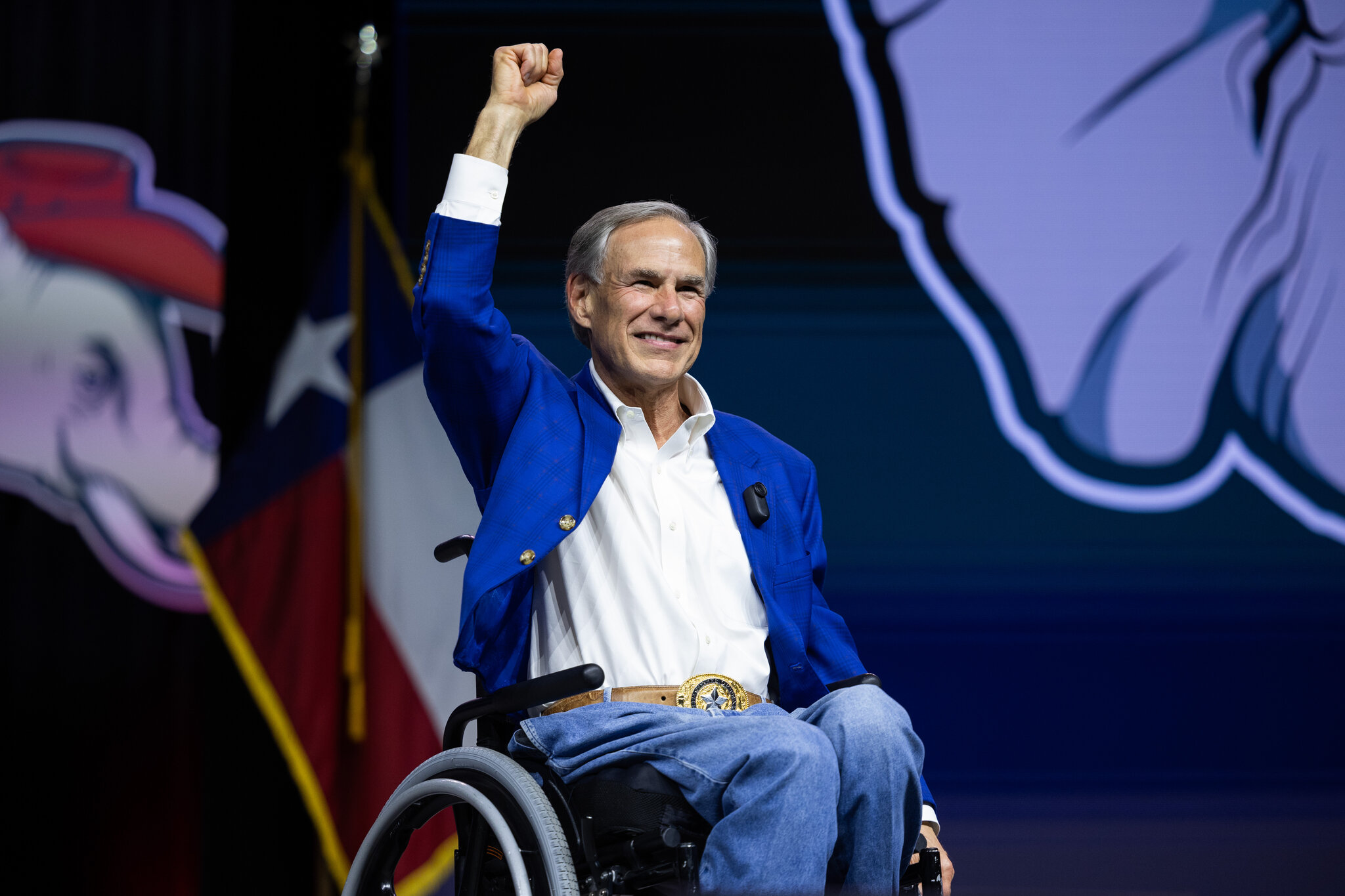 To Defeat Democrats, Texas Governor Embraces the Hard Right