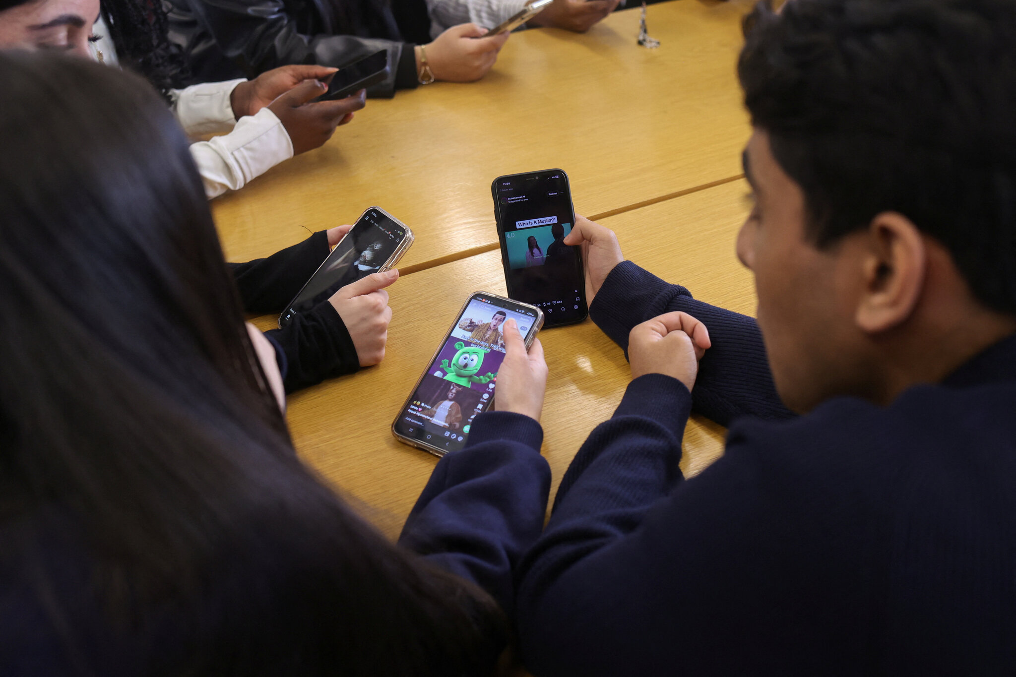 Britain Announces Social Media Ban for Children