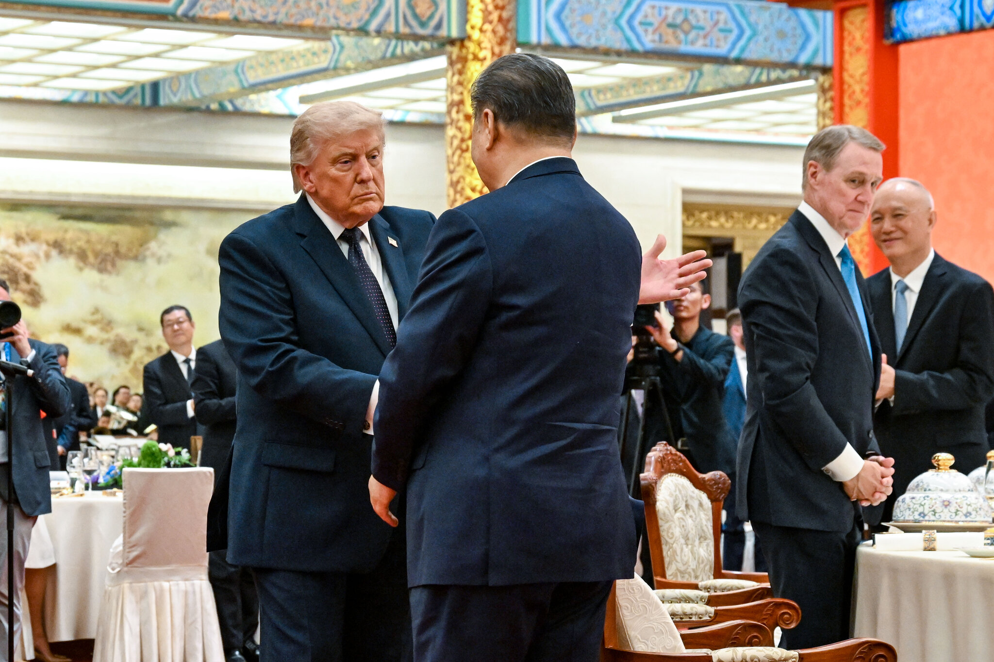 Trump Invites Xi to White House During State Dinner in Beijing
