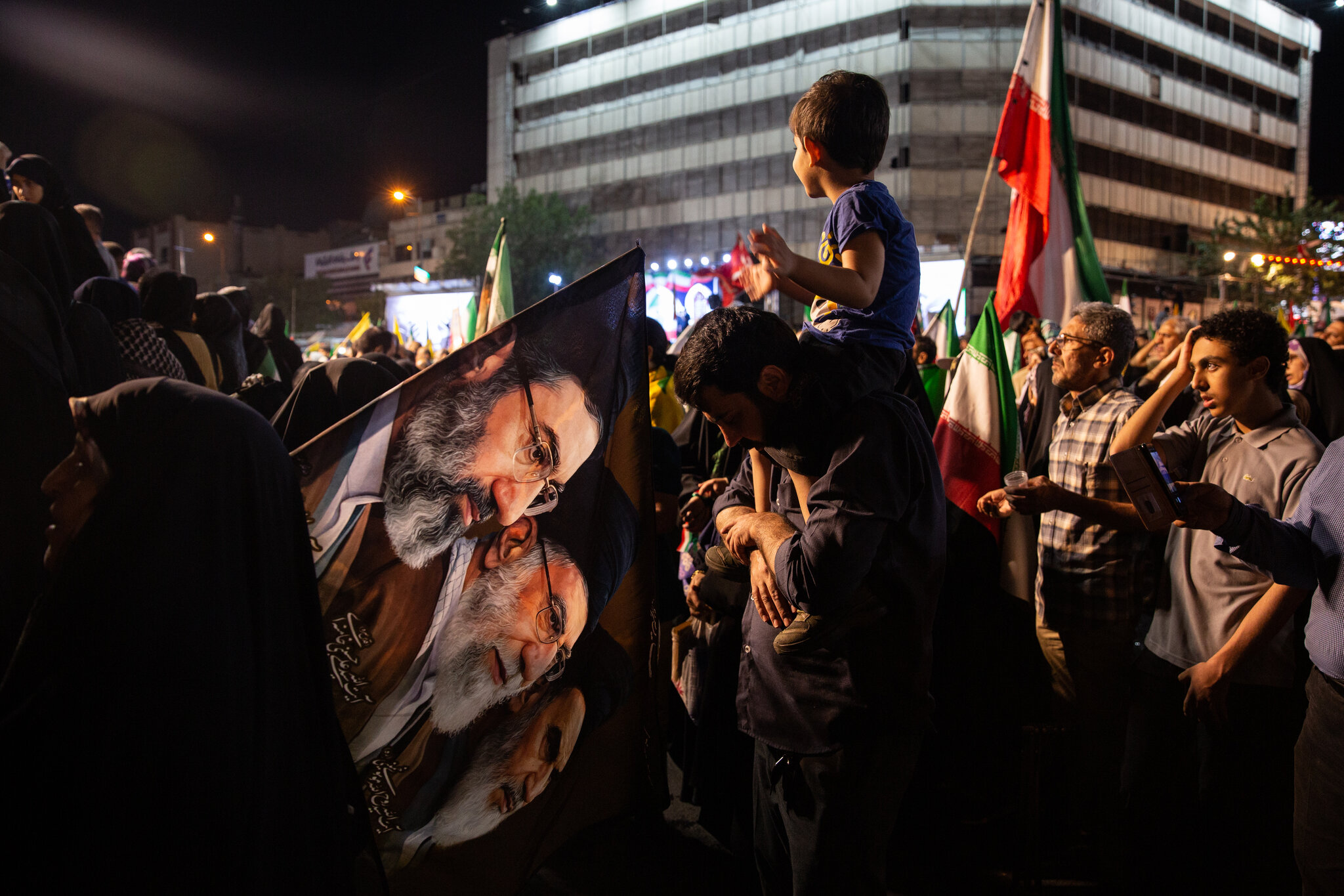 U.S. and Iran Reach Agreement to Reopen Strait and Begin Nuclear Talks