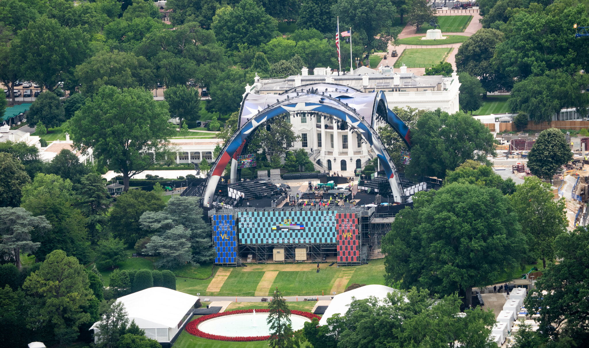 For His 80th Birthday, Trump Brings the Fight to the White House Lawn