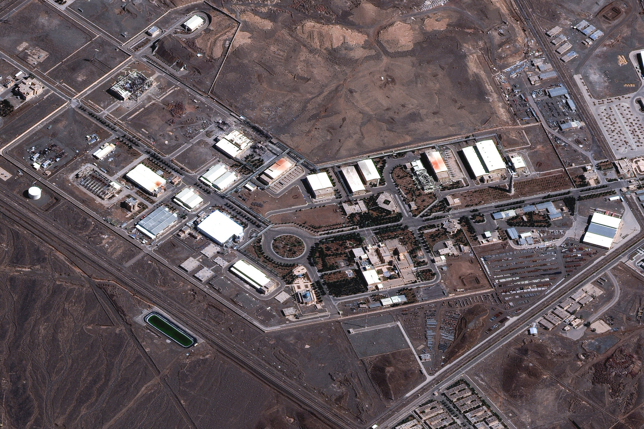 Nuclear Questions Deferred as U.S. Pulls Back on Iran War