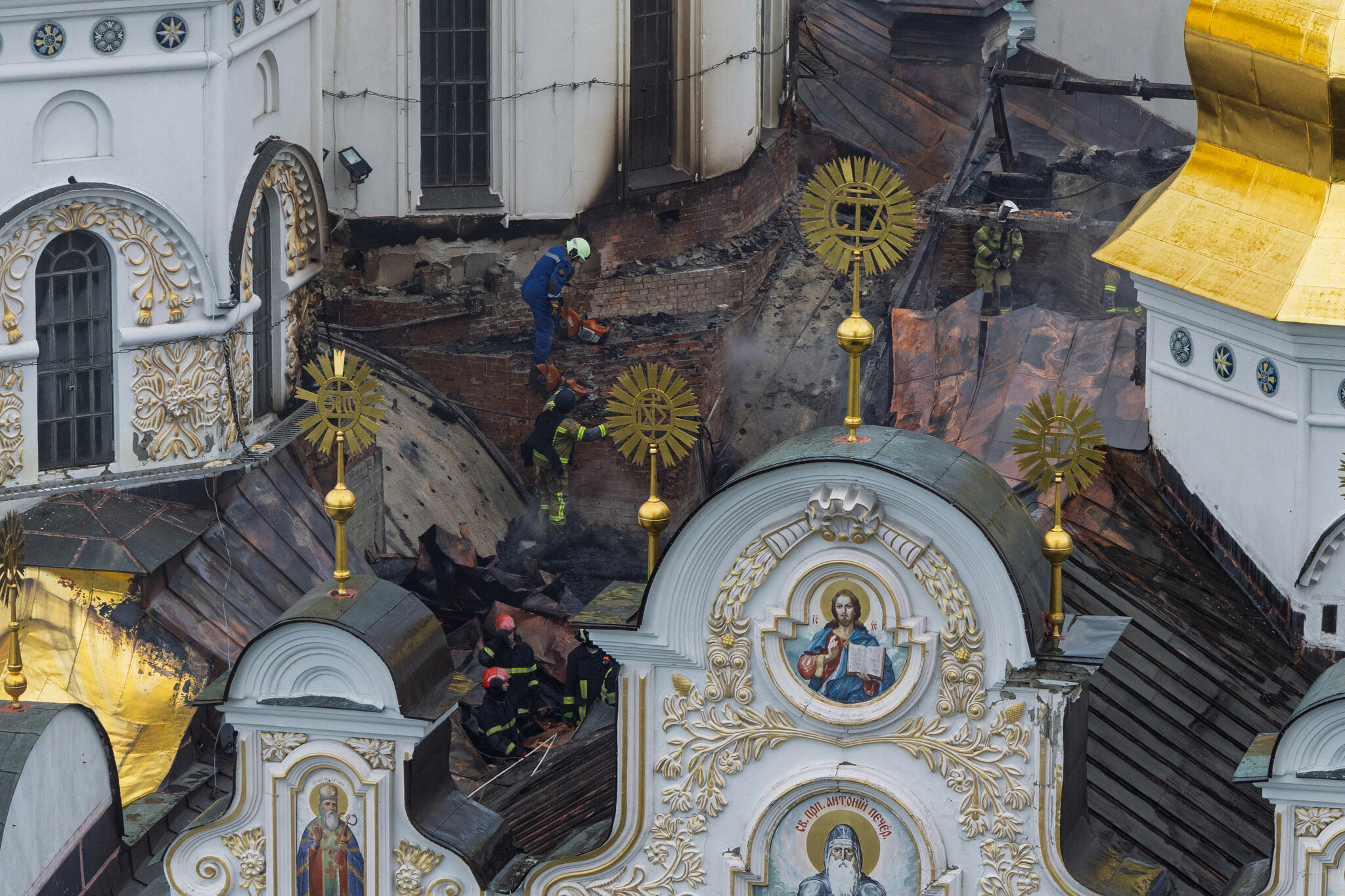 Ukraine Targets Moscow Oil Facility With Drones as G7 Leaders Meet