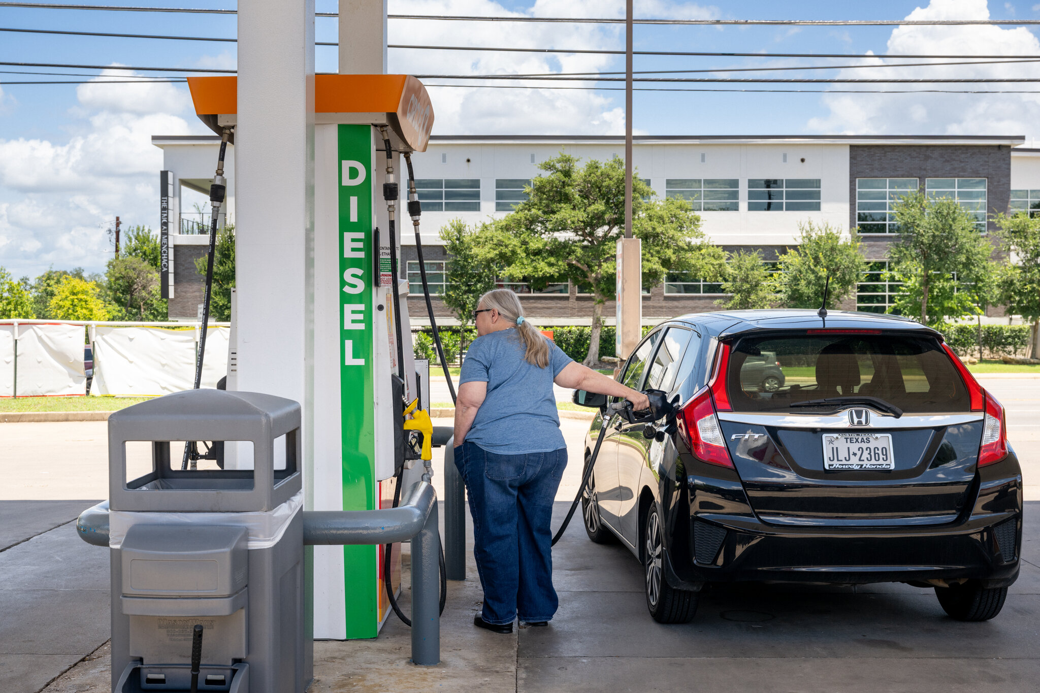 Oil Prices Tick Higher Amid Hope the Strait of Hormuz Will Reopen