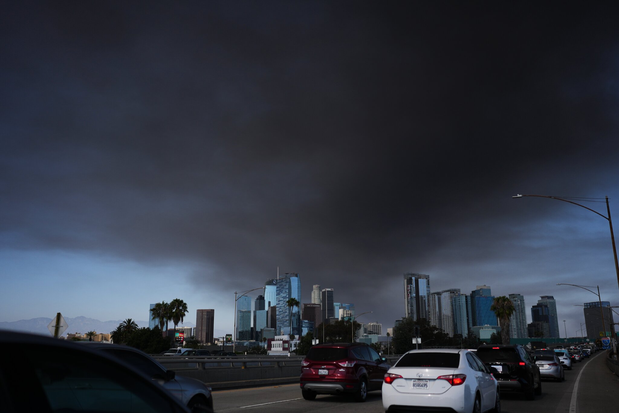 Los Angeles Warehouse Fire Prompts Thousands to Shelter in Place