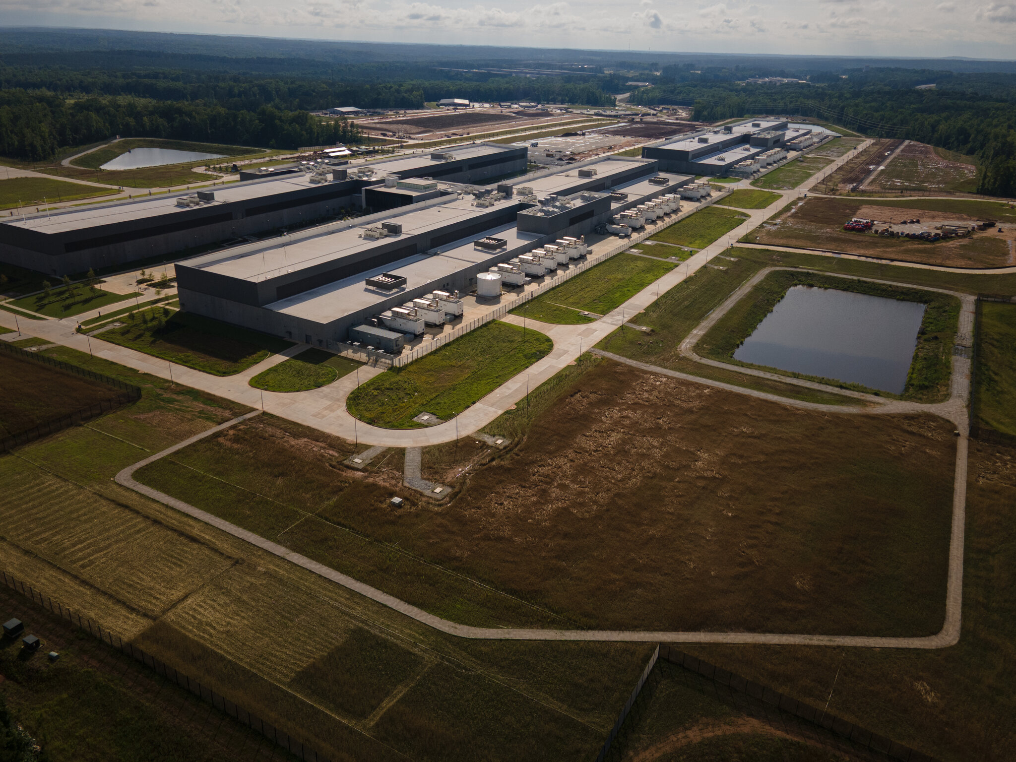 Federal Energy Regulator Seeks to Limit Conflicts Over Data Centers