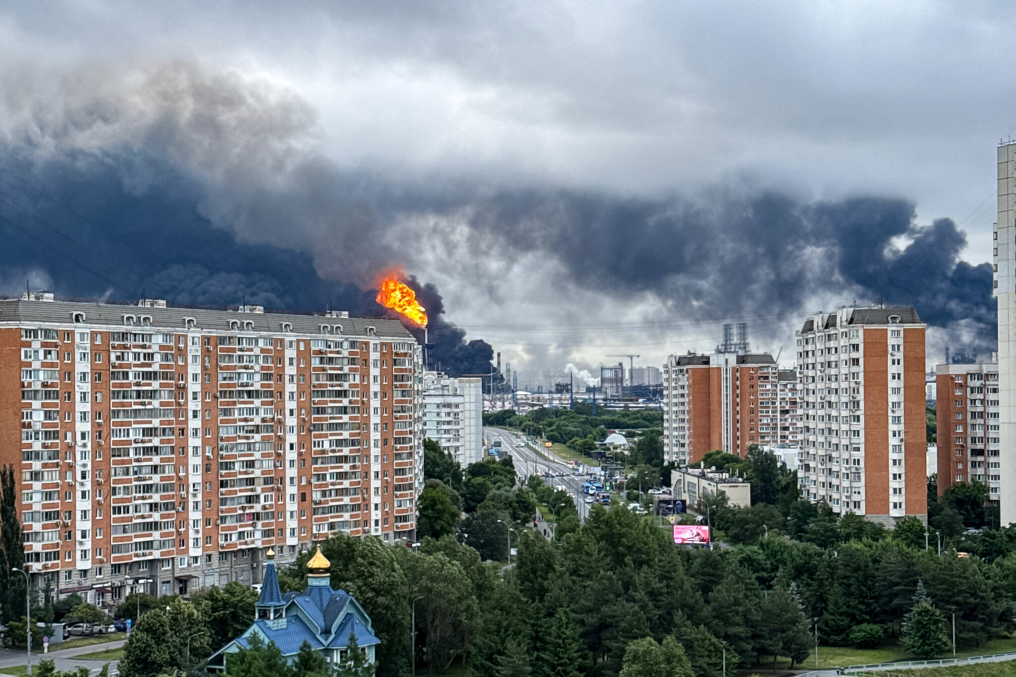 Ukrainian Drones Hit Moscow Refinery in Large-Scale Assault