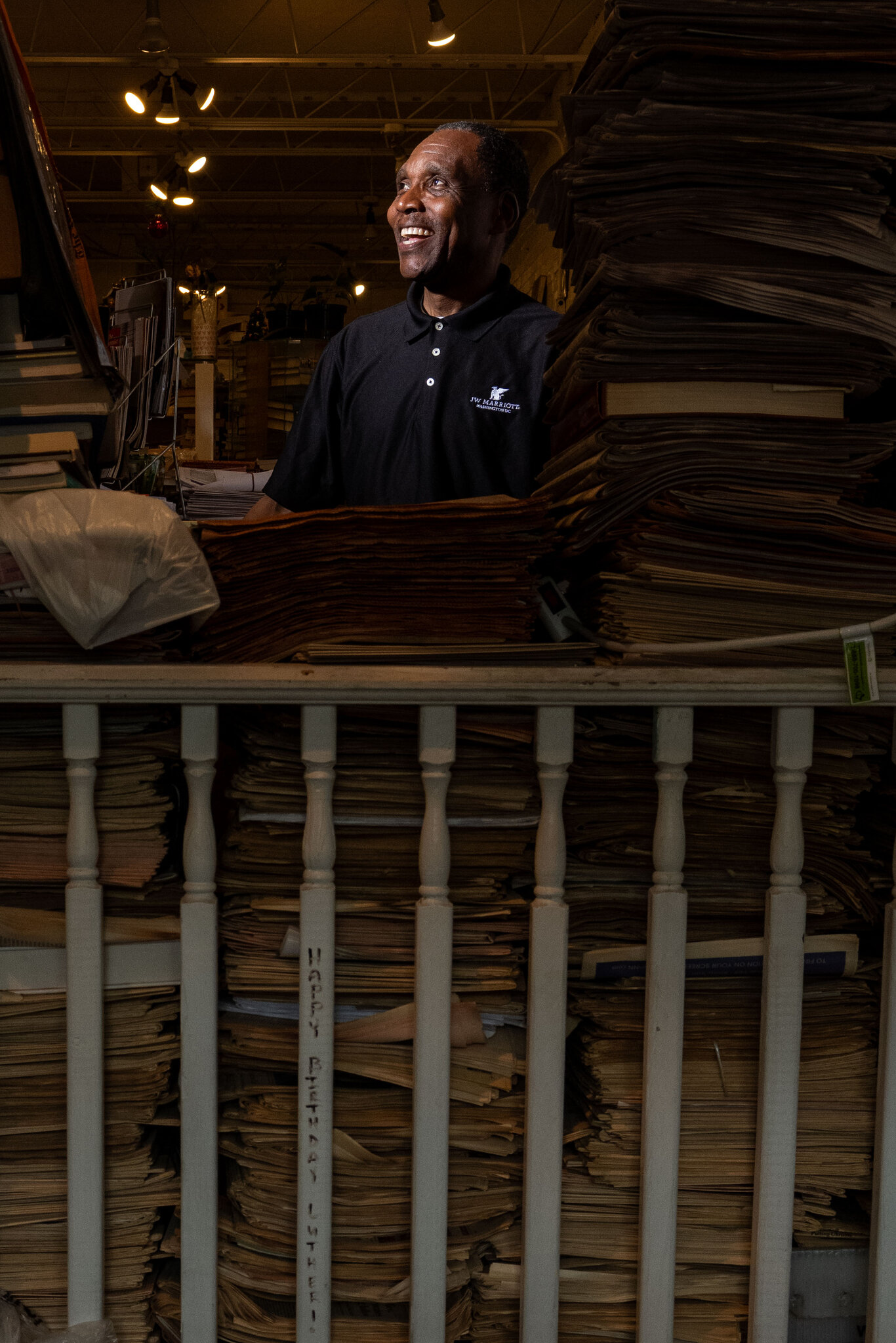 Can a Seller of Yesterday’s News Avoid Becoming It? A Newsstand in D.C. Tries.