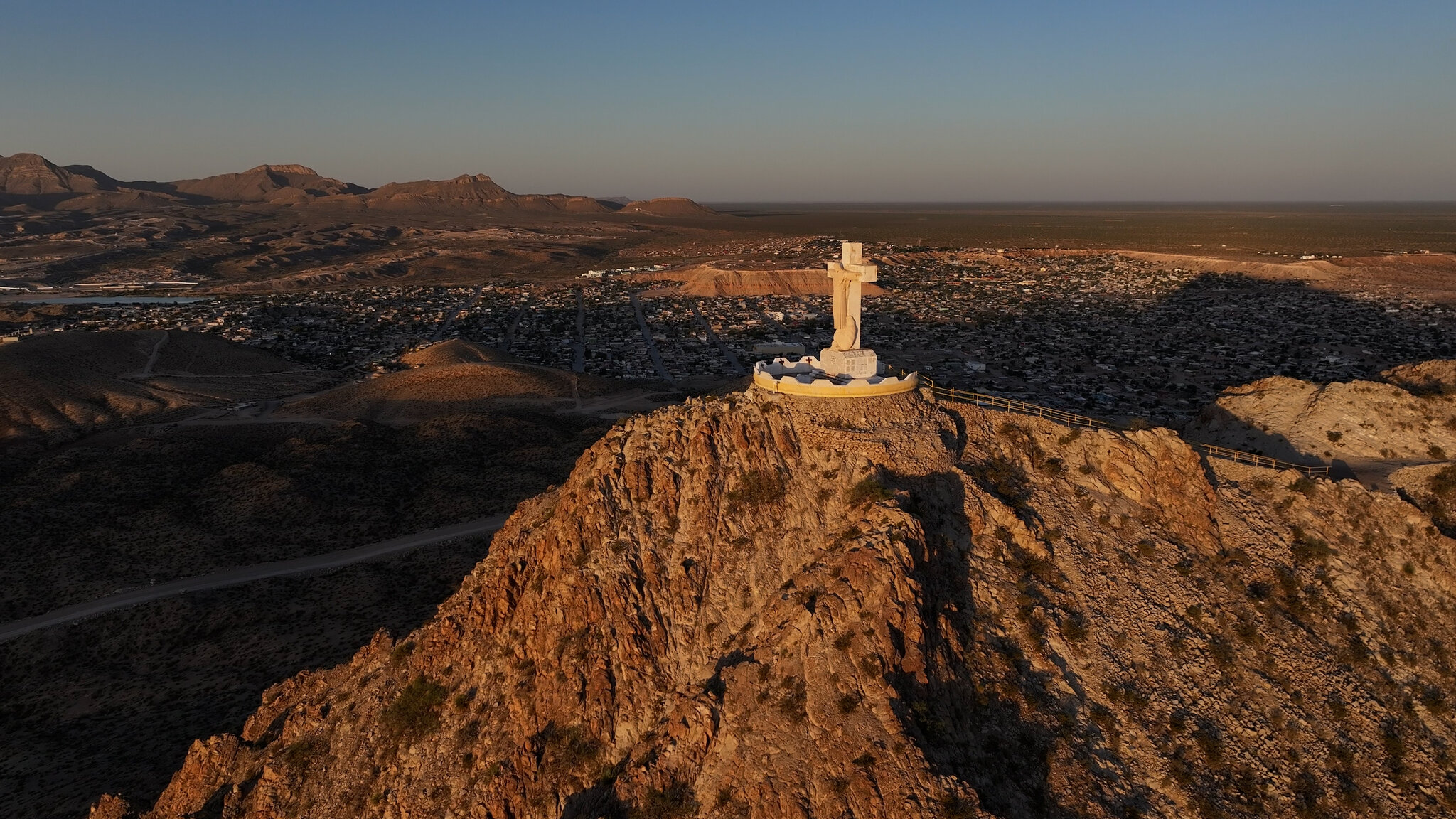 A Diocese Tries to Protect Its 29-Foot Jesus From Trump’s Border Wall