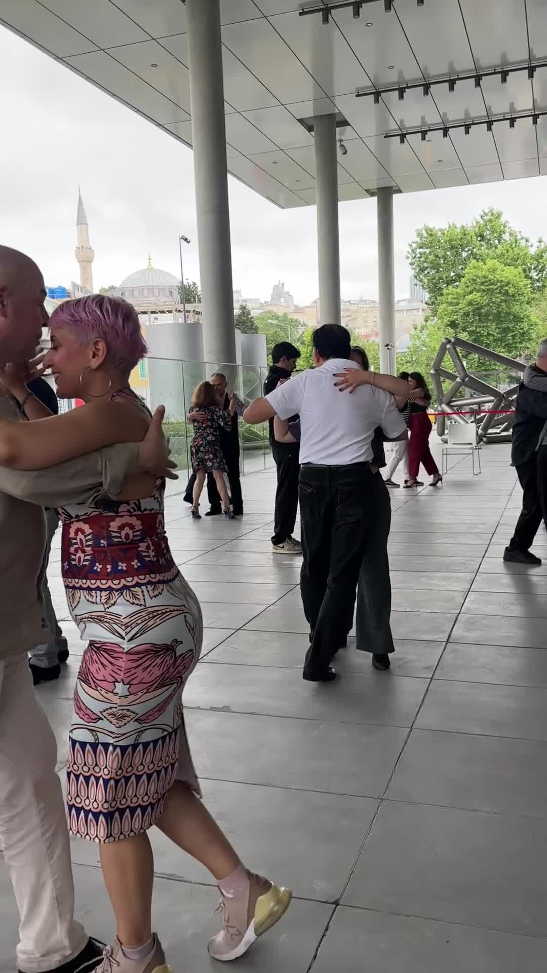 With a Turkish ‘Abrazo,’ Istanbul Ascends as a Tango Capital
