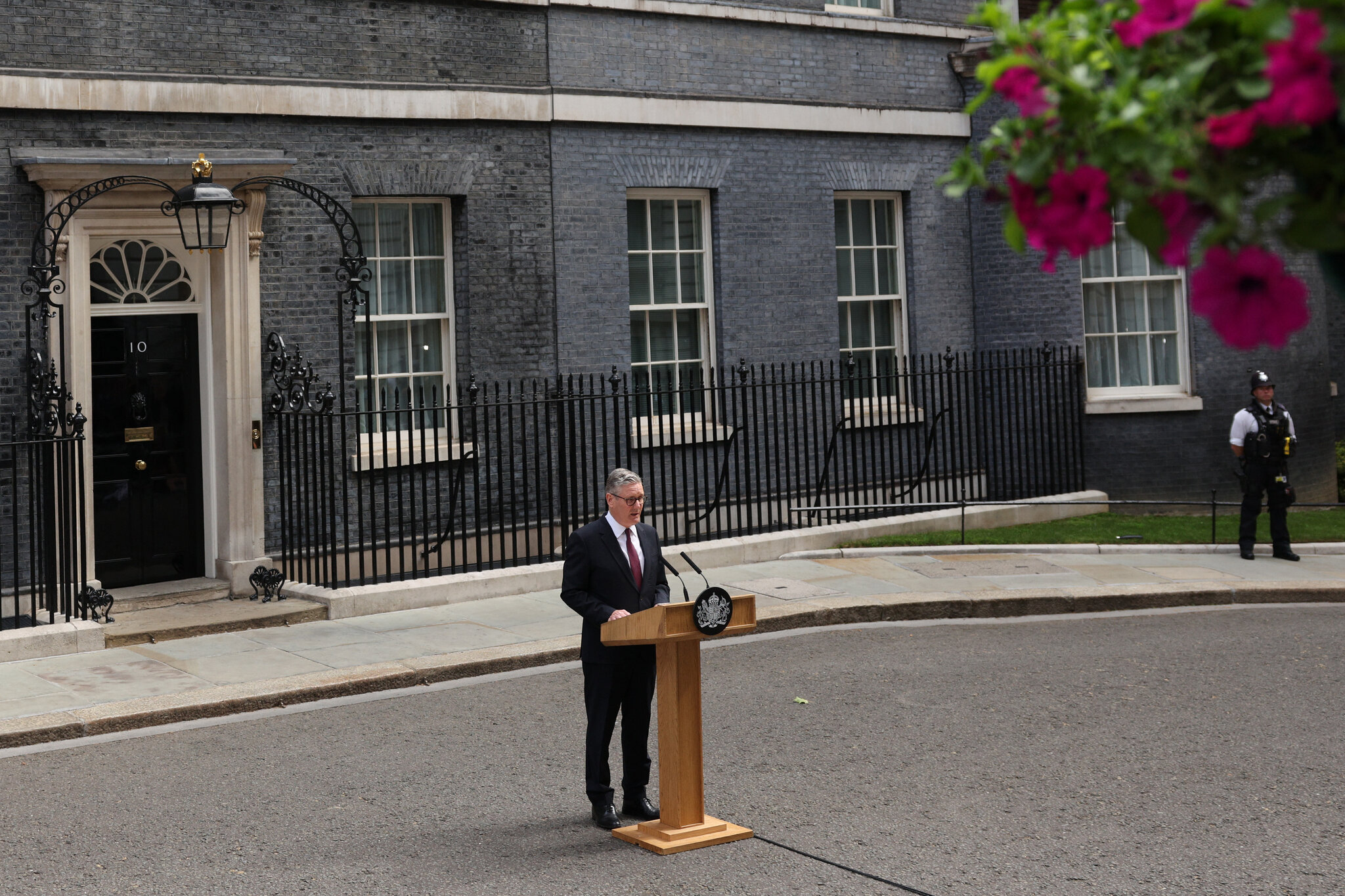 After Starmer Quits, Investors Wonder Where the British Economy Goes Next