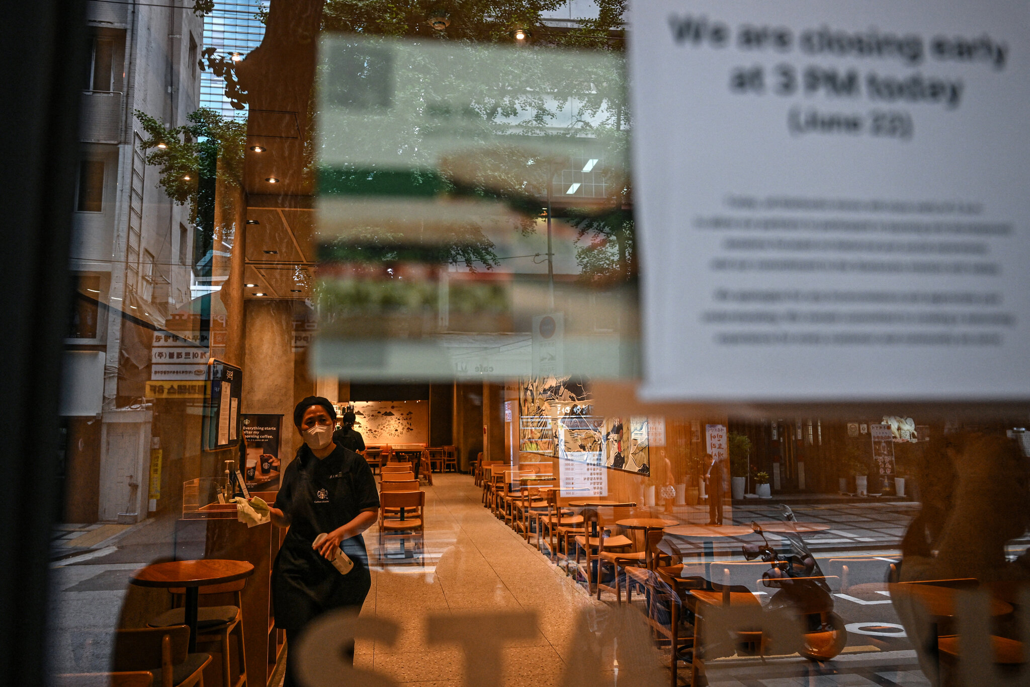 Why Did Every Starbucks Barista in Korea Have to Take a History Lesson?