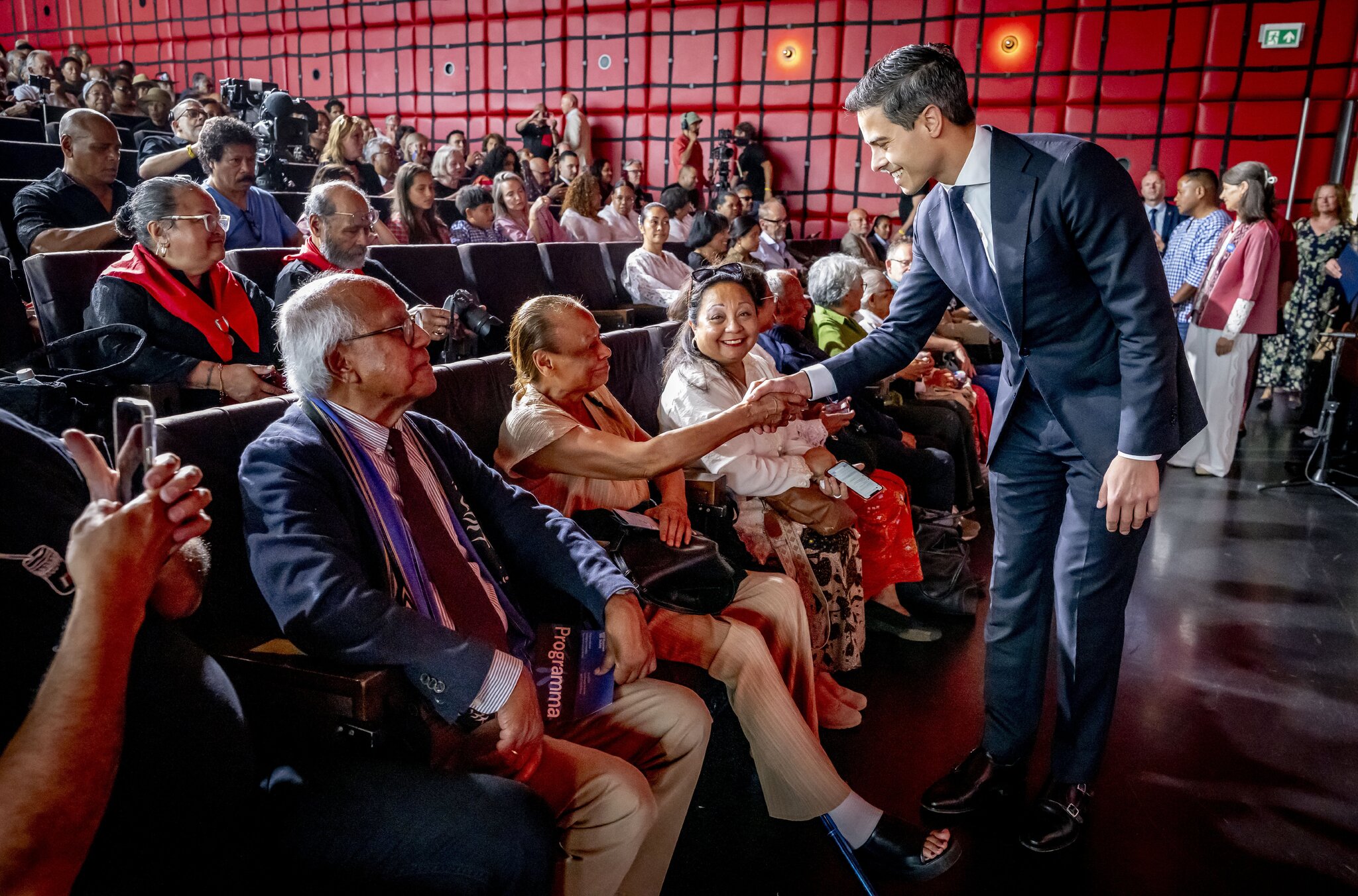 Dutch Prime Minister Apologizes for Mistreatment of Moluccan Soldiers