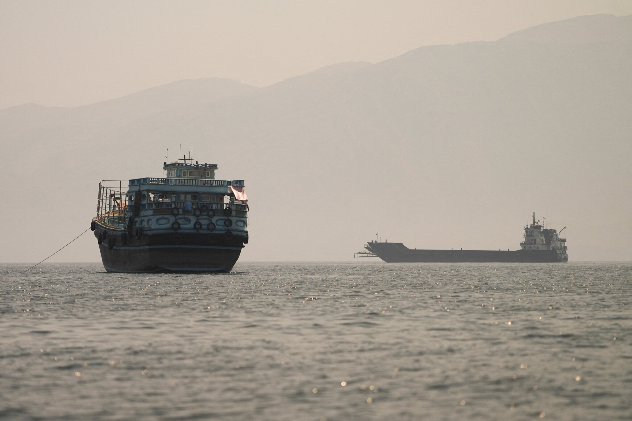 U.N. Sets Plan to Evacuate Stranded Ships Out of Persian Gulf