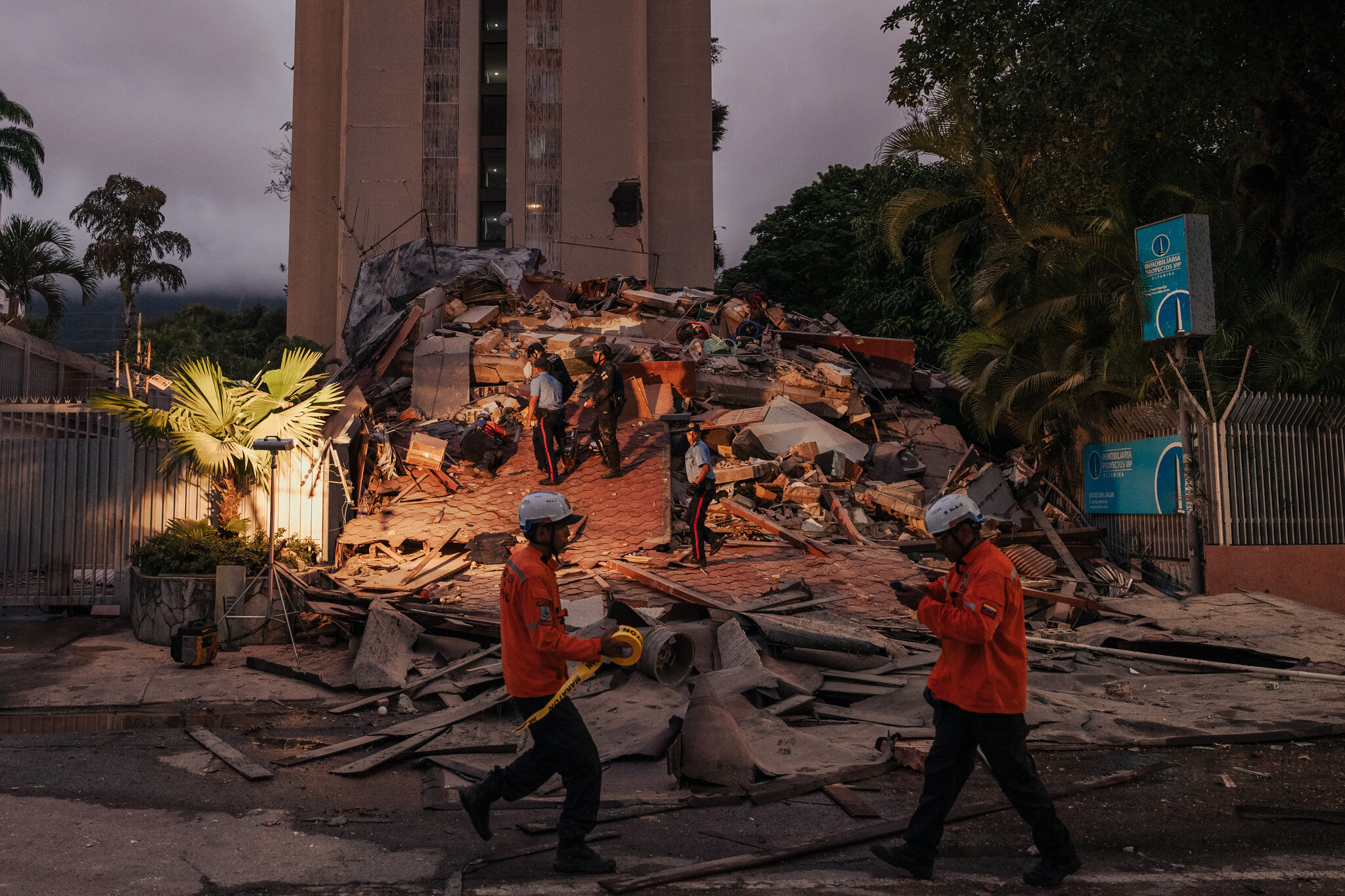 Venezuela’s Neighbors Offer Aid in Earthquake Response