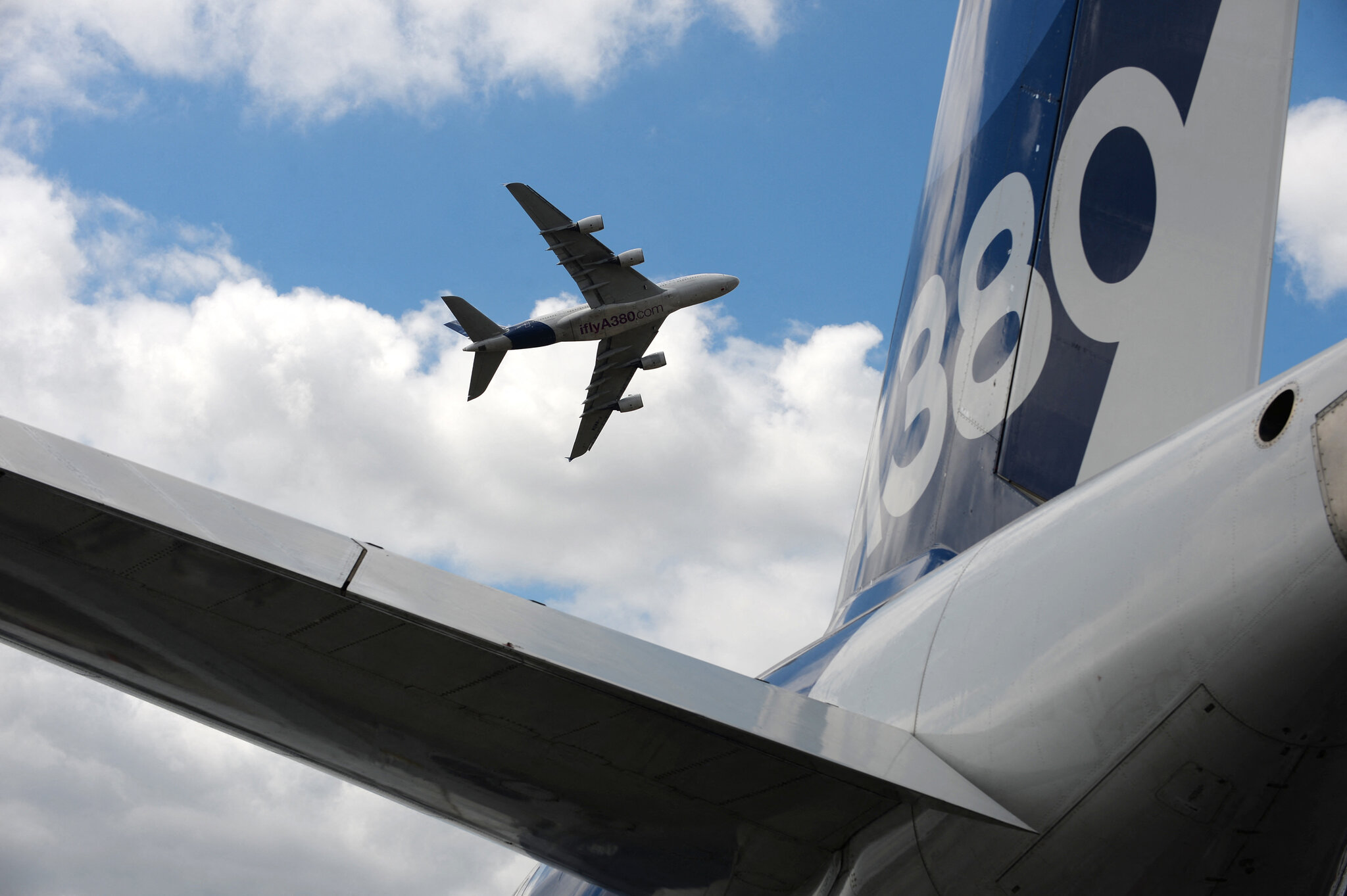 Airbus Is Ordered to Inspect 16 Jets After Cracks Are Found in Wings