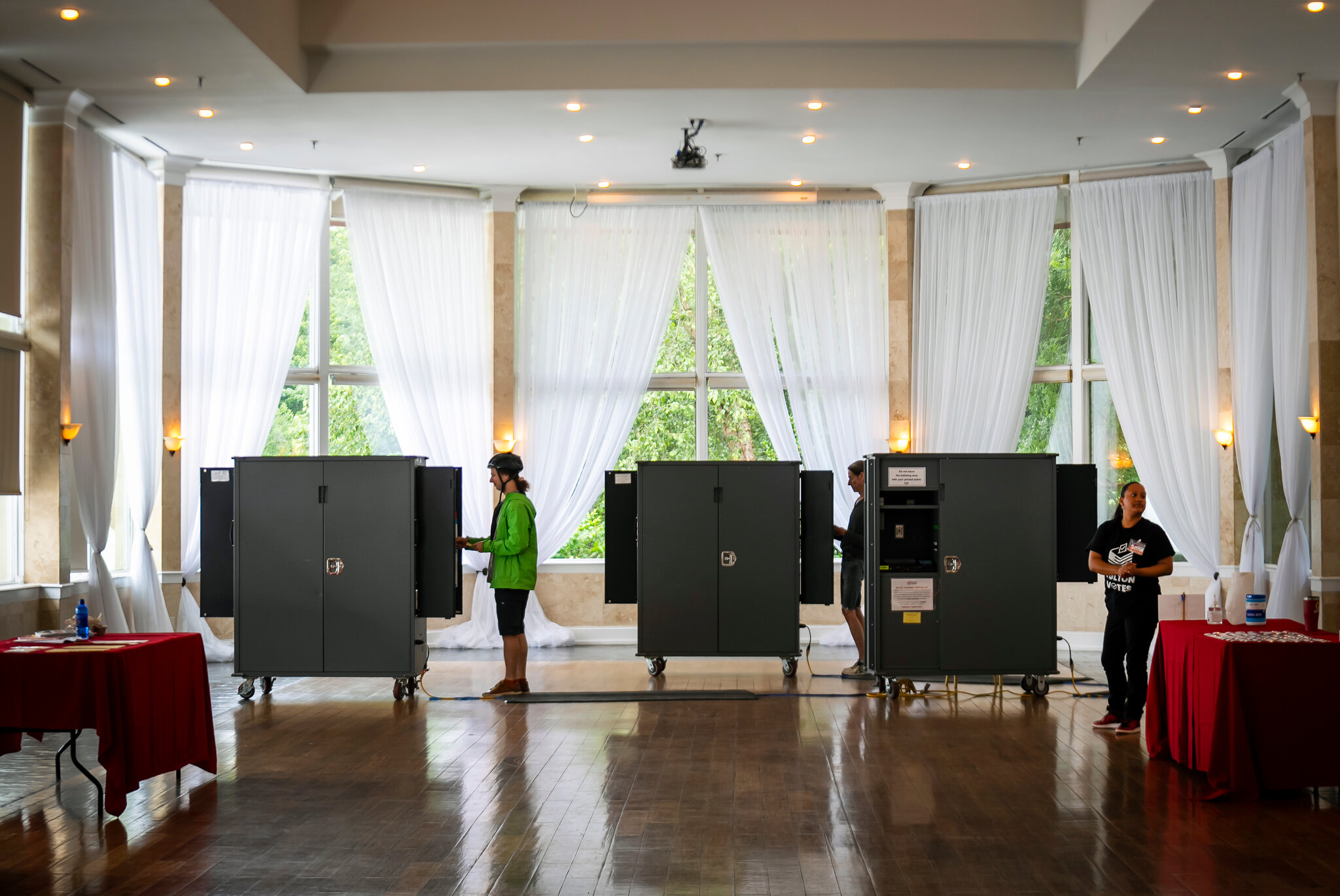 Georgia Delays Change to Its Vote-Counting System