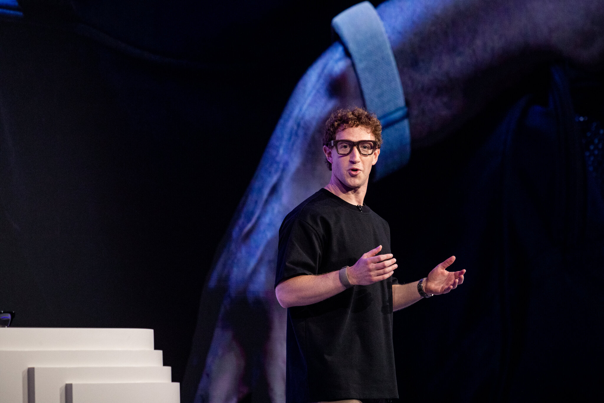 Zuckerberg Urges Meta to Explore Working With Polymarket and Kalshi