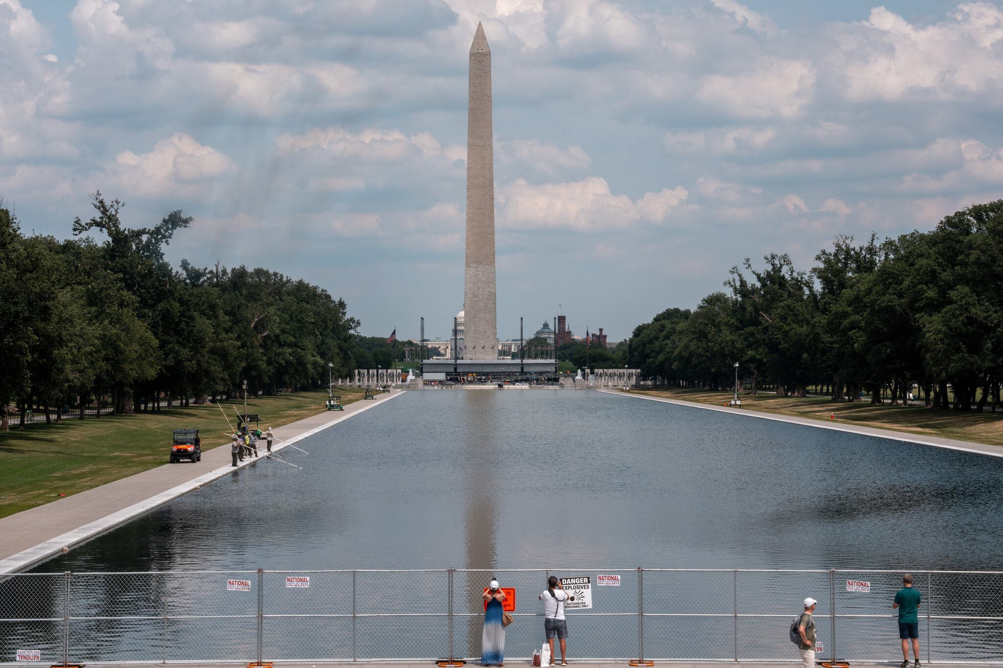 Now It’s Fireworks and a Fence Keeping Tourists From the Reflecting Pool