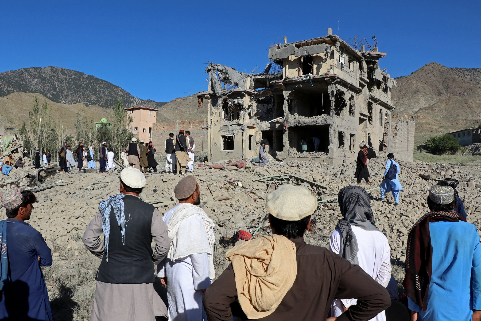 Pakistani Strikes Kill Scores in Afghanistan