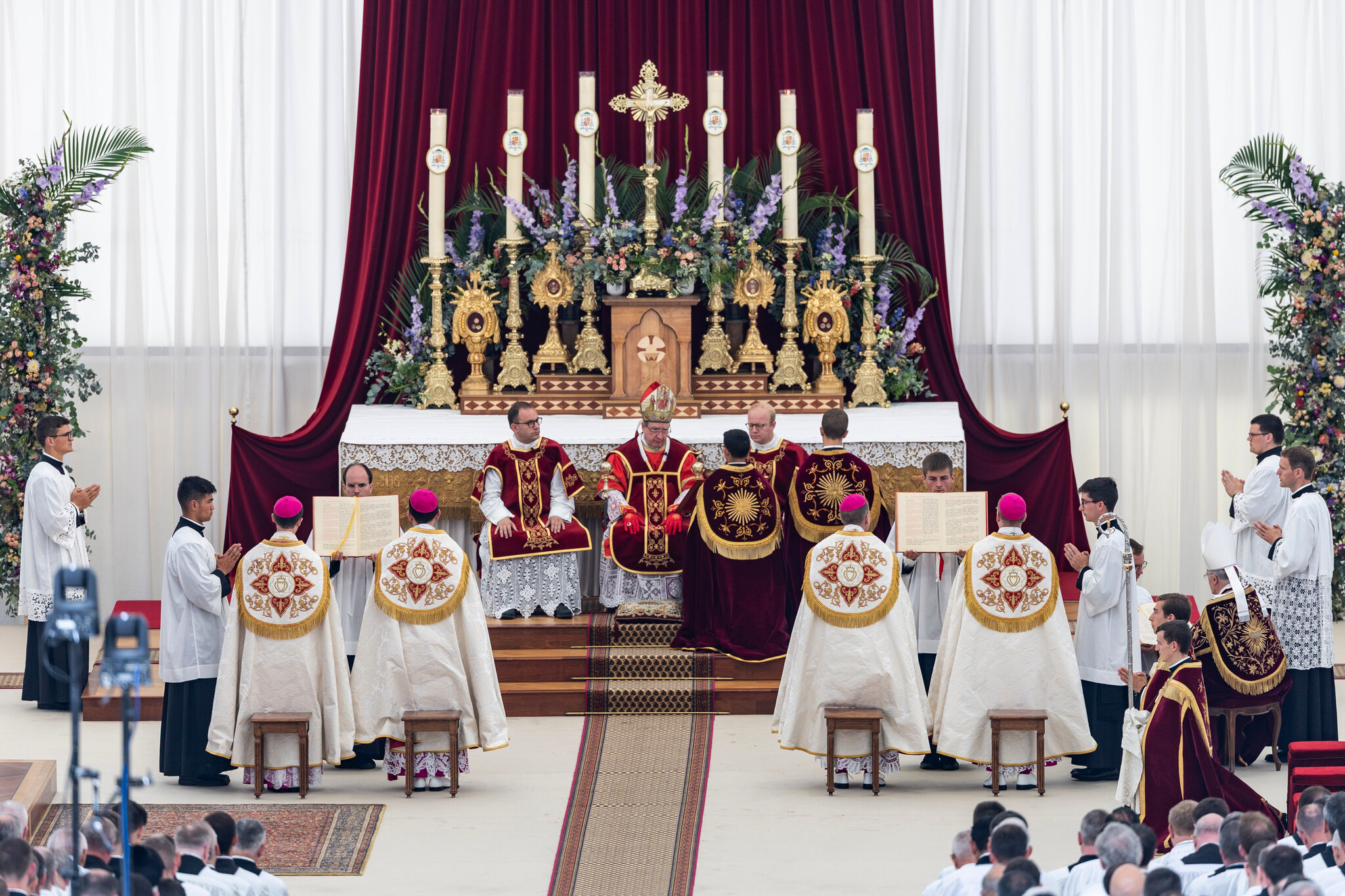 Rebel Catholic Group Consecrates 4 Bishops, Risking Break With Vatican