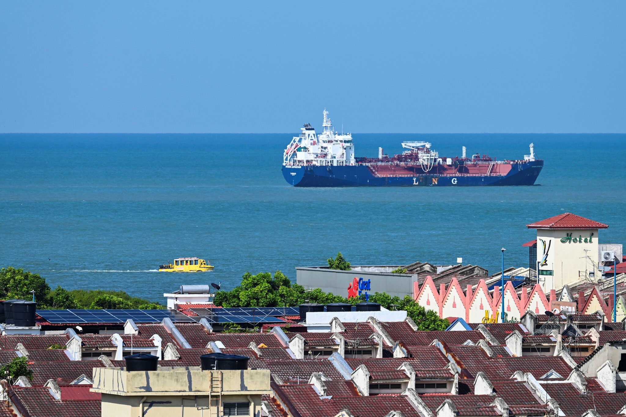 Why One Global Shipping Choke Point Isn’t a Blueprint for Another