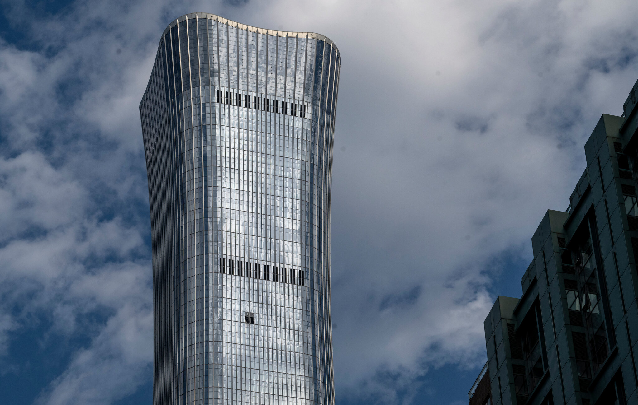 China Says Pilot Who Flew Into Skyscraper Had Thoughts of Death