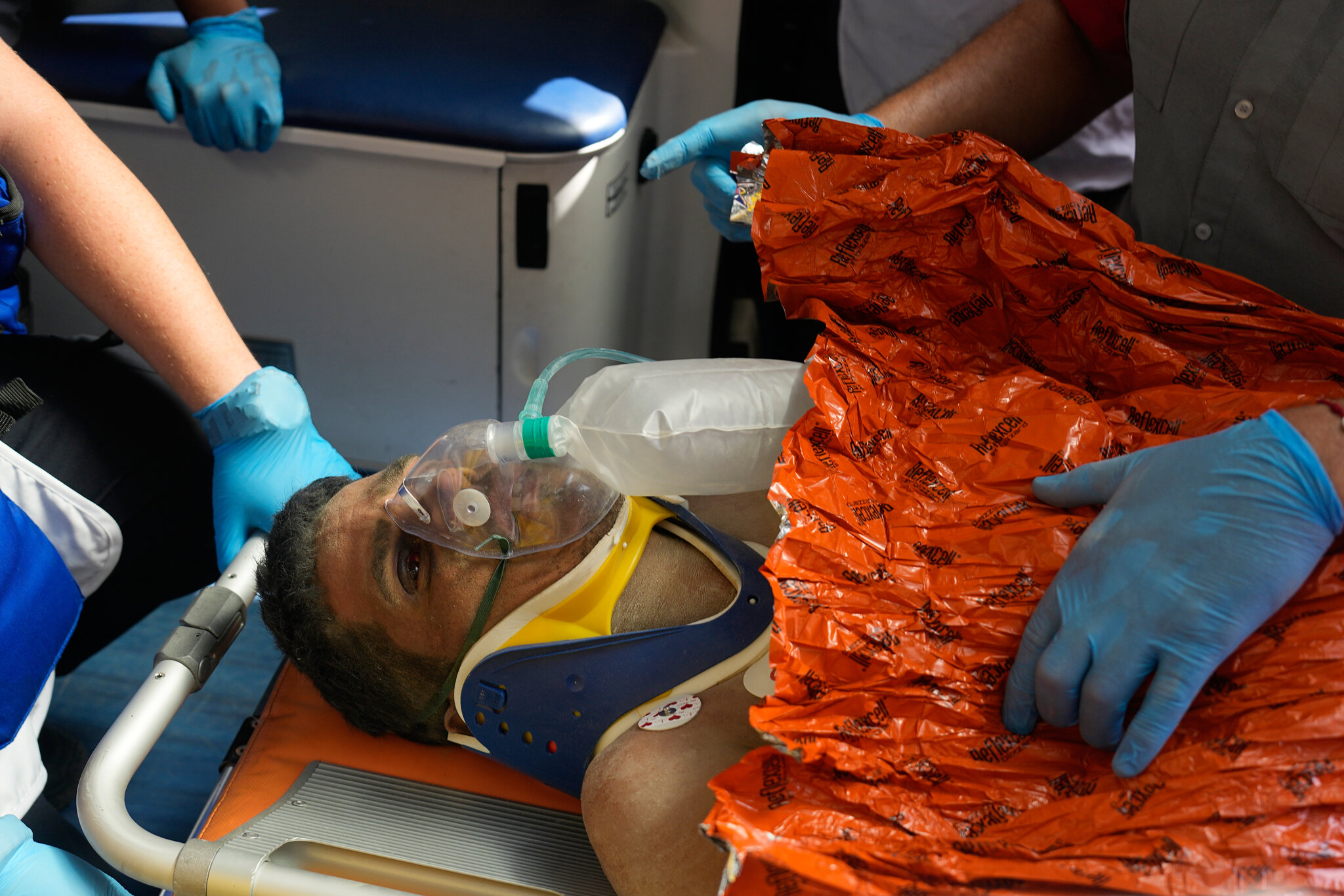 Man Rescued 8 Days After Quake, a Ray of Joy in Stricken Venezuela